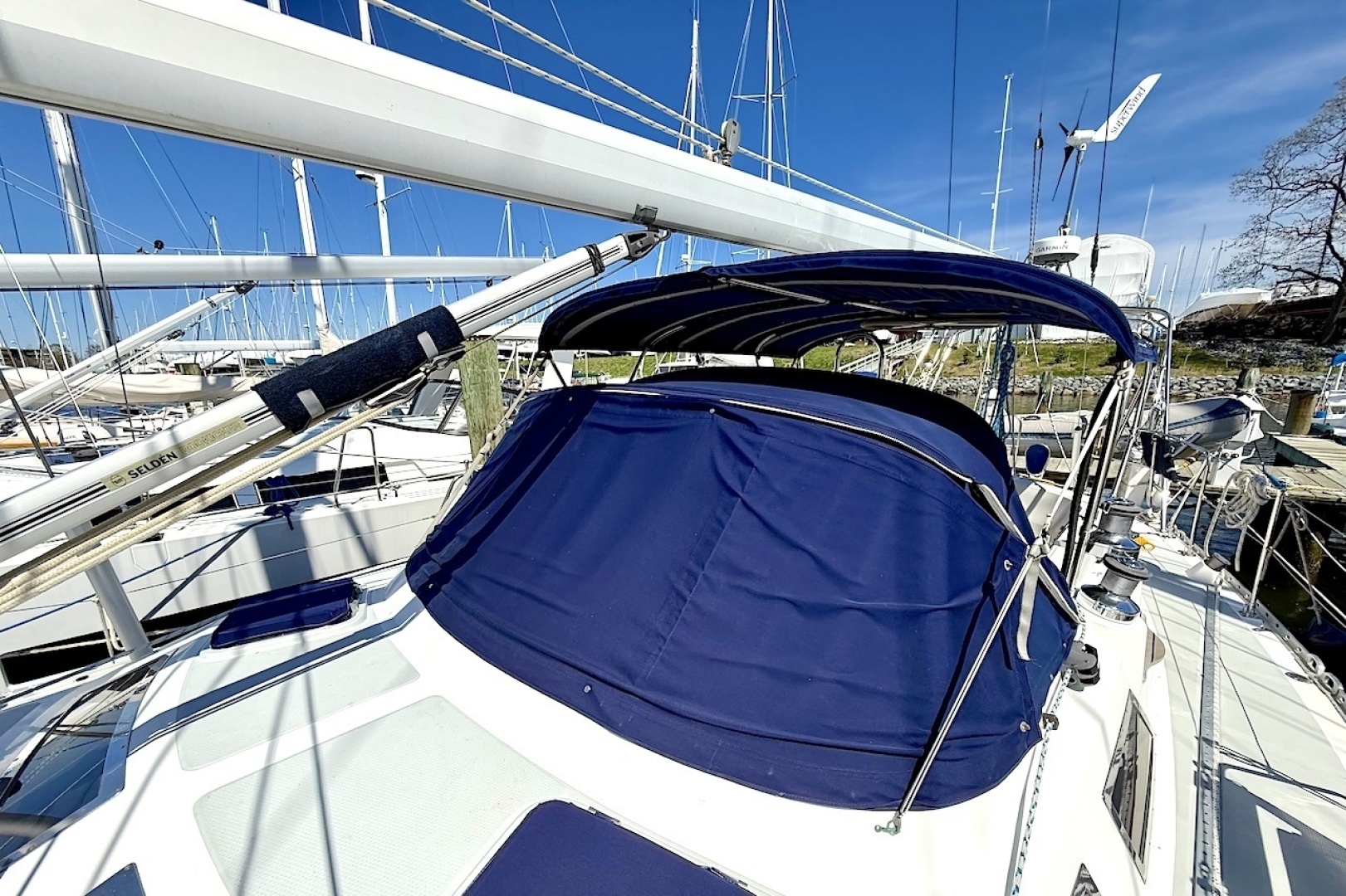 1998 Hylas 49 - Image 16