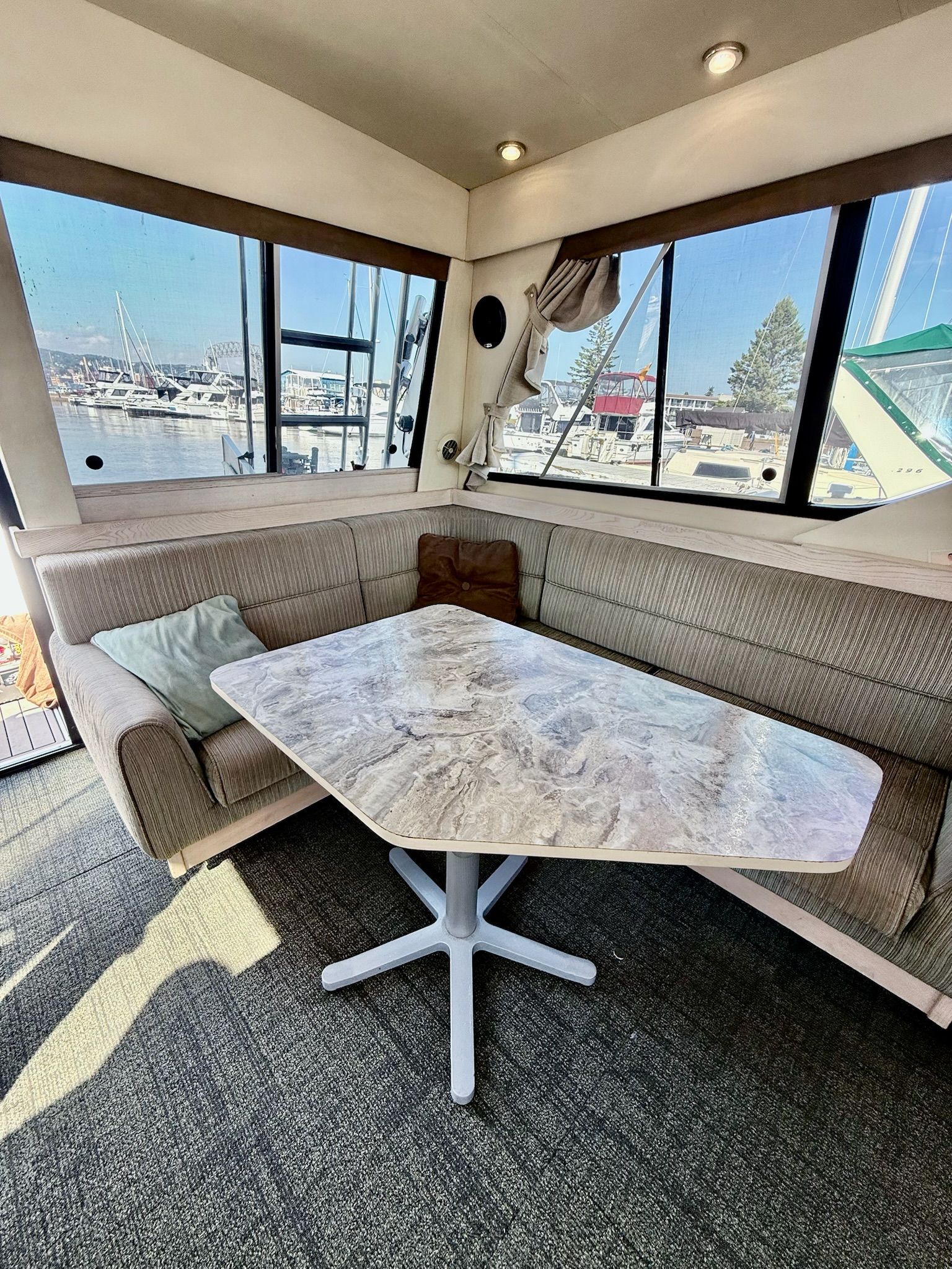 1996 Bayliner 3988 Motoryacht - 15