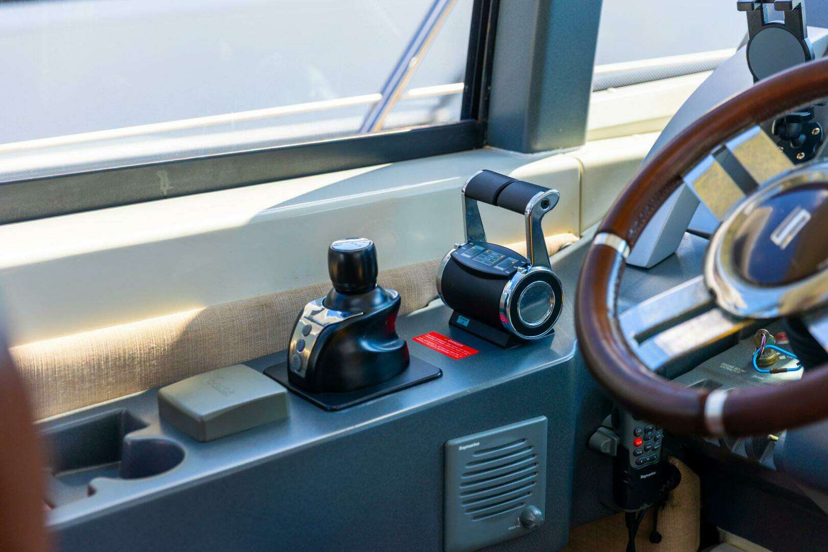 2011 Azimut 68S - Image 22