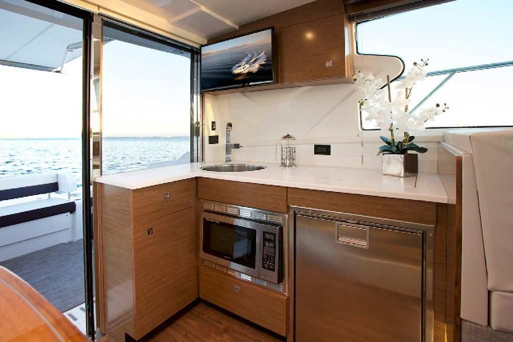 2023-Cruisers-Yachts-42-Cantius-MarineMax