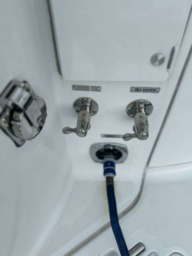 2003 Carver 466 Motor Yacht - Image 7