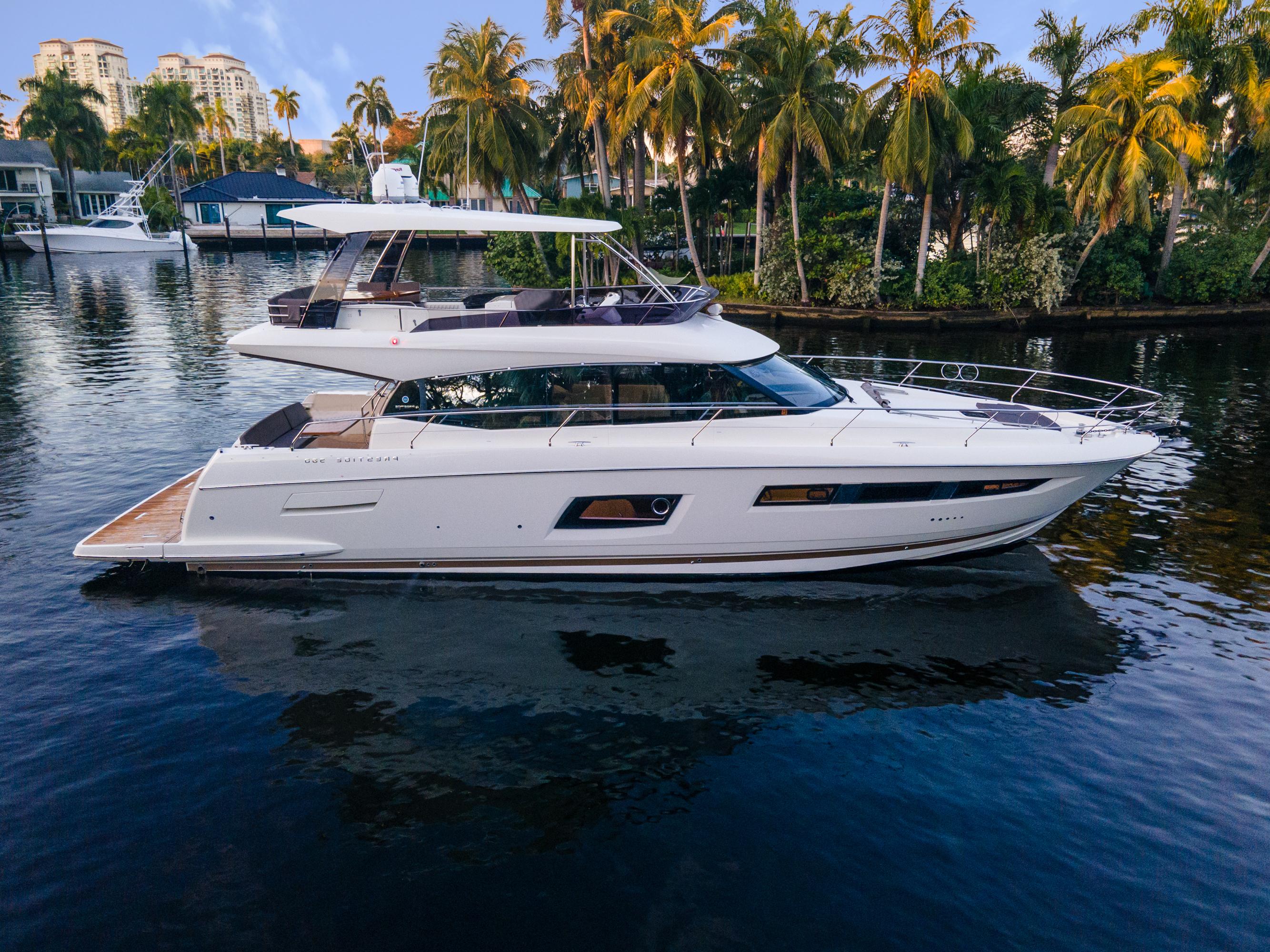 2018 Prestige 560