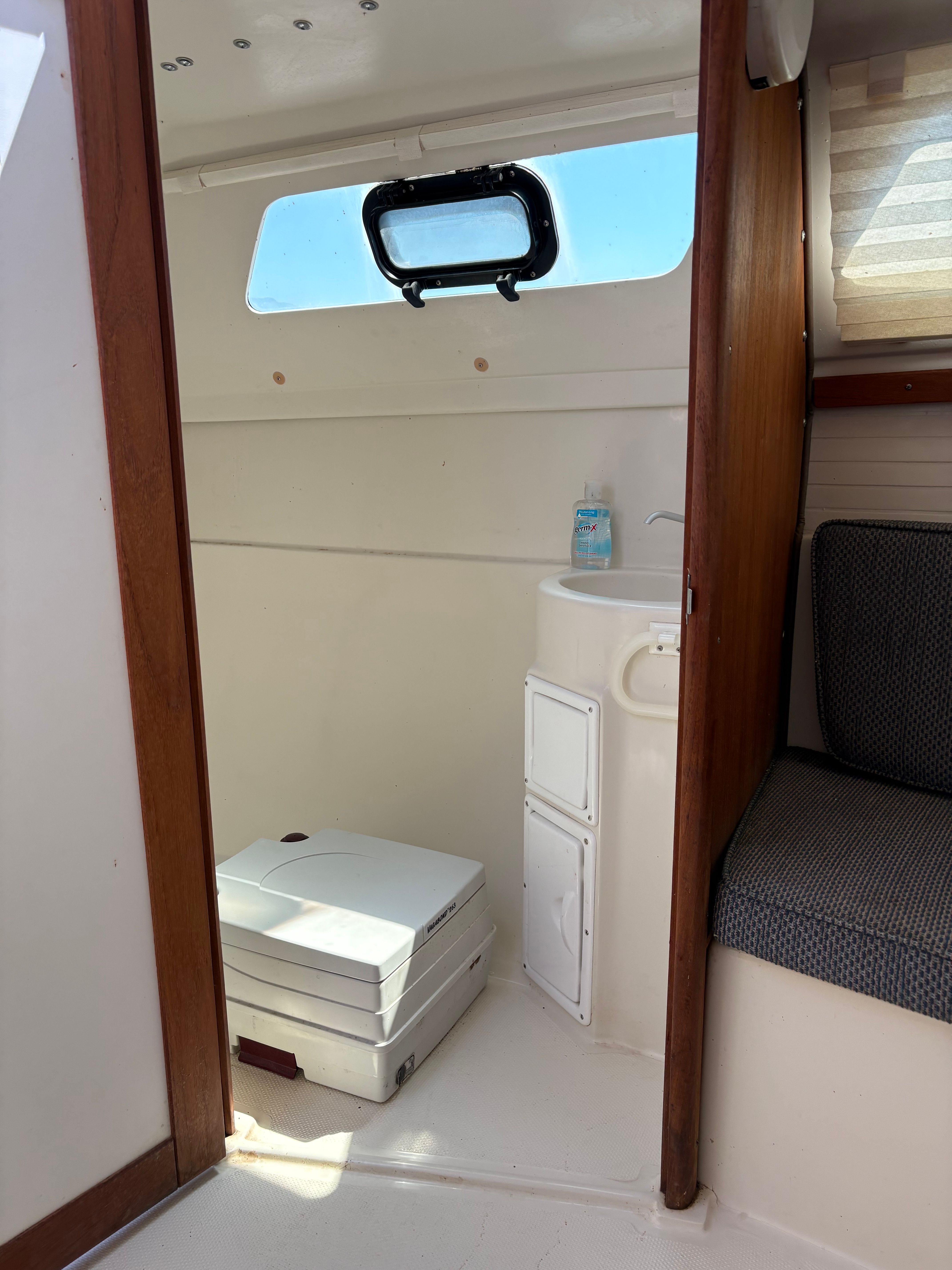 1998 Catalina C250 - 10