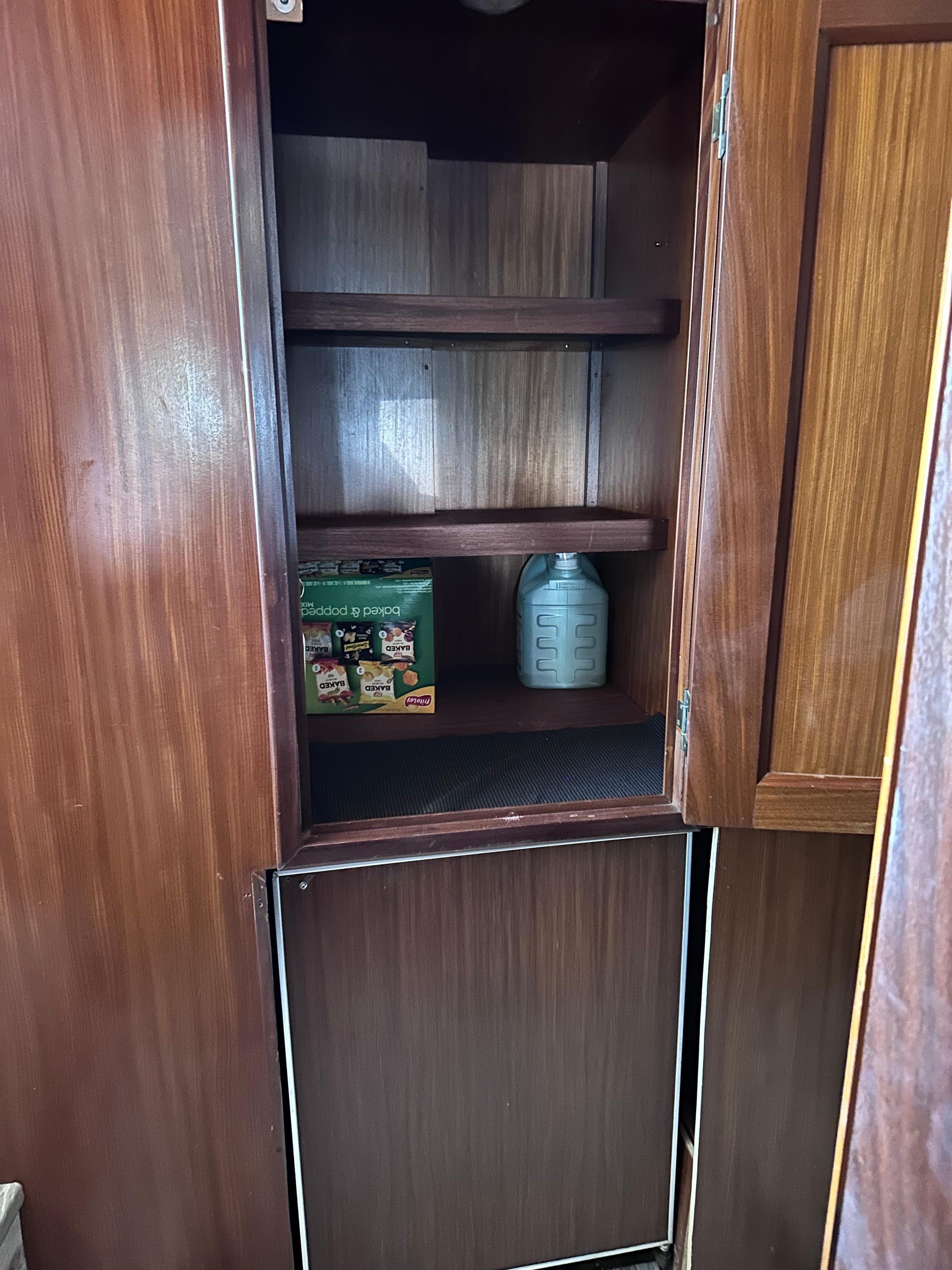 1988 Hatteras 48conv - 12
