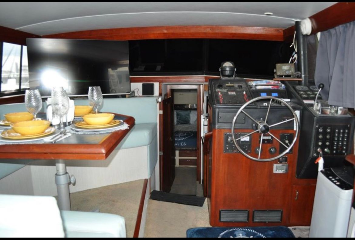 1991 Bayliner 3888 Motoryacht - 5