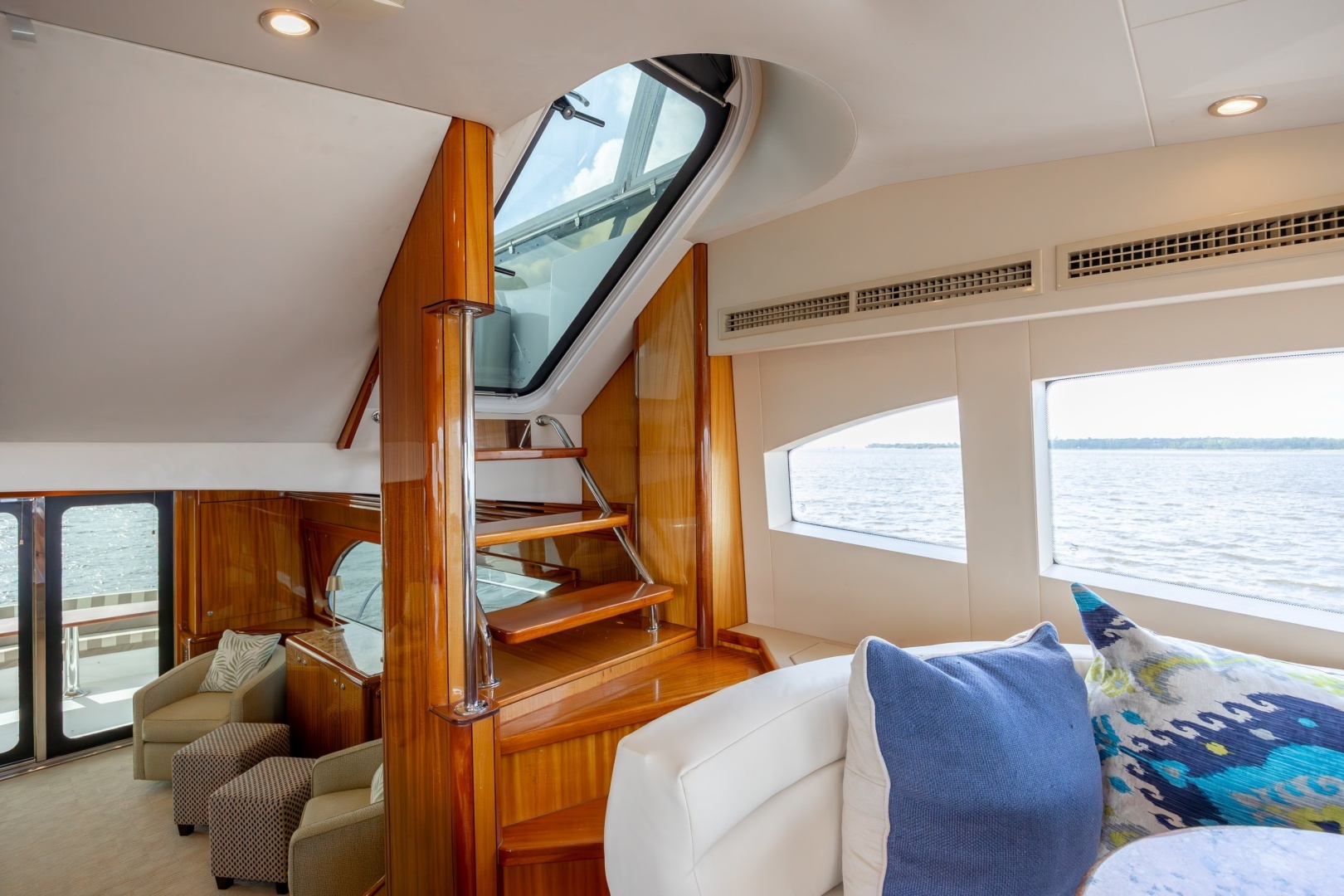 2008 Hatteras Motor Yacht - Image 96
