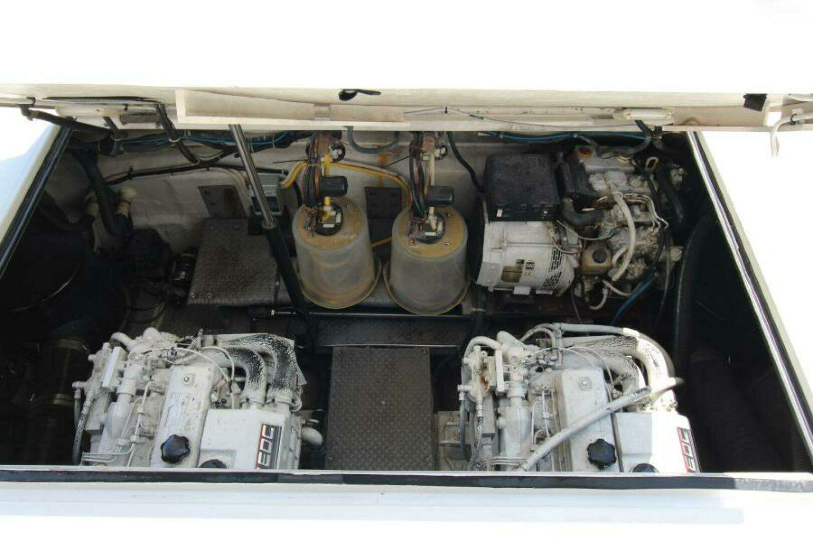 2002 Regal 4260 Commodore - Image 37