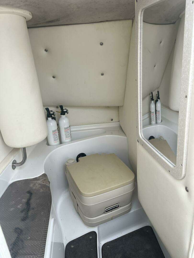 2002 Cobalt 282 - Image 15