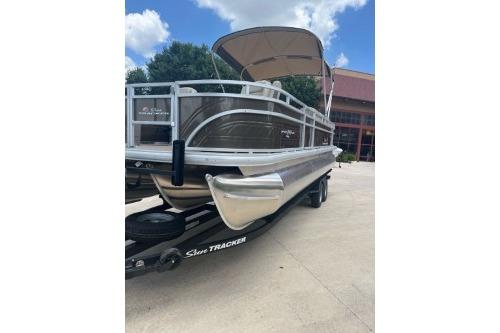 2025 Sun Tracker Sportfish 24 XP3