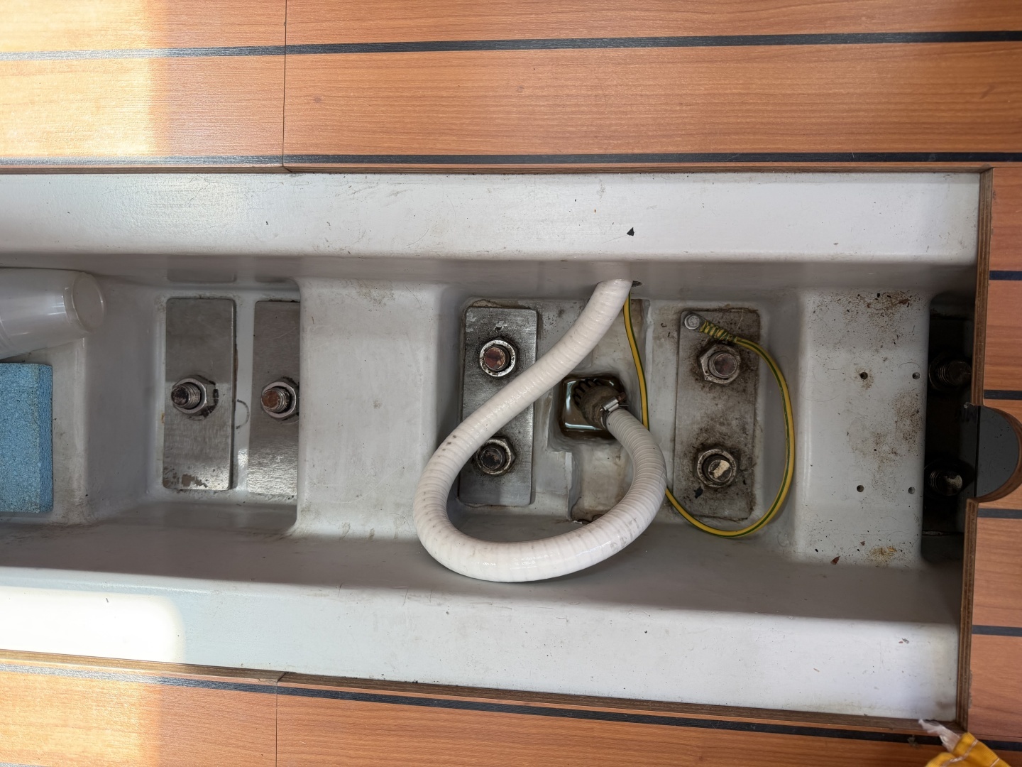 2004 Beneteau 40.7 - Image 20