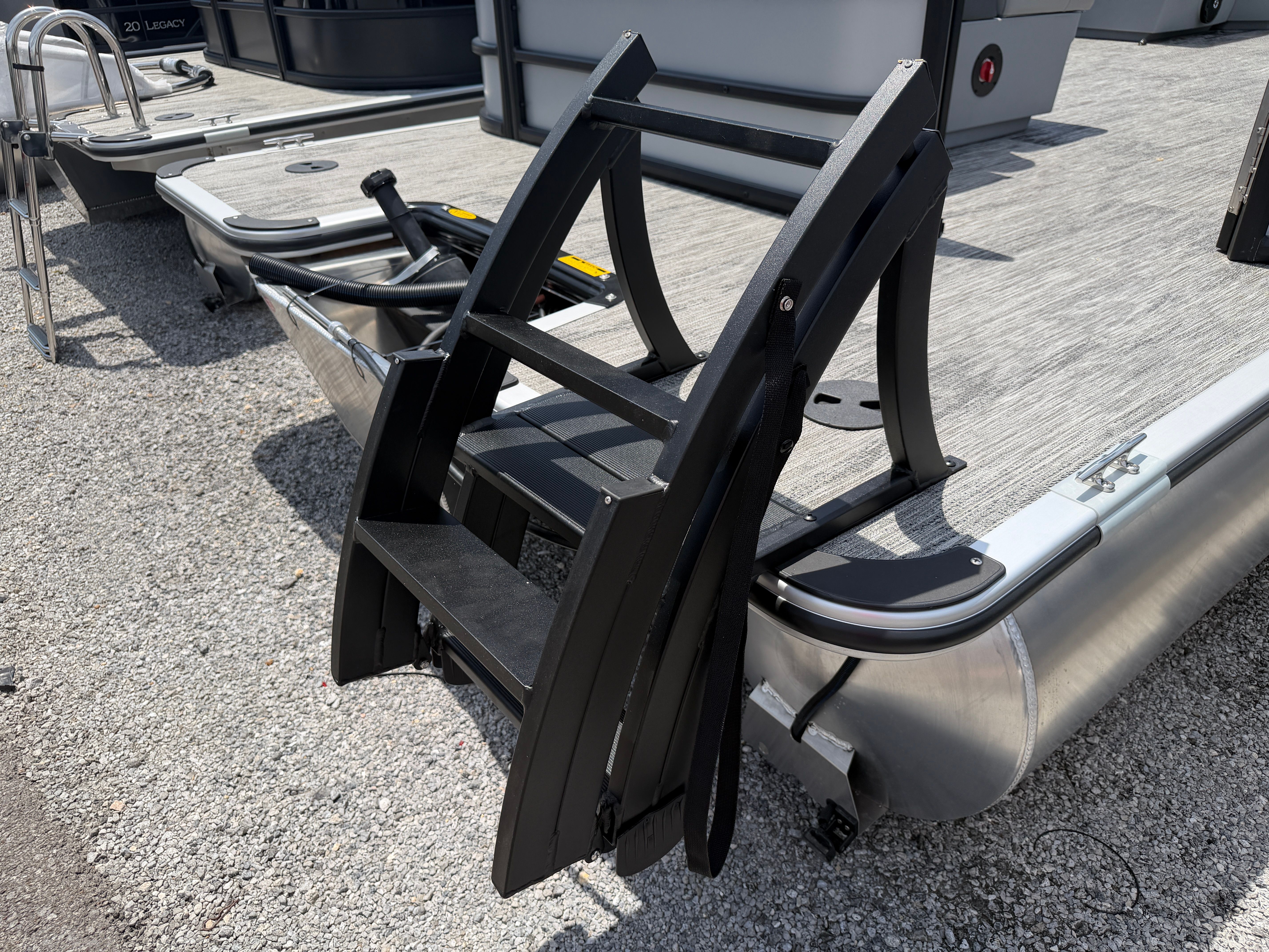 2026 Bentley Pontoons Legacy 200 Cruise - 24