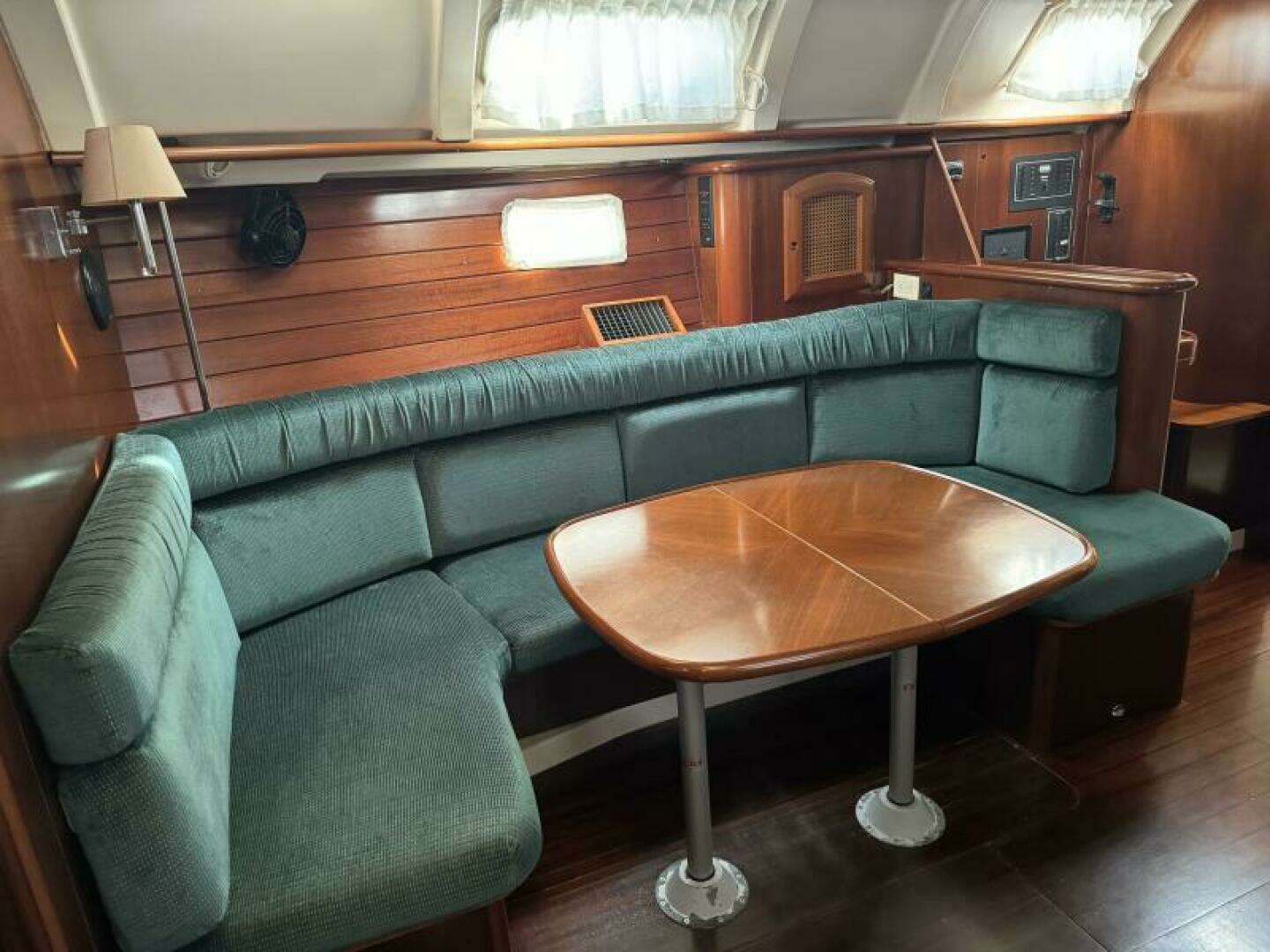 1999 Beneteau 381 - Image 20