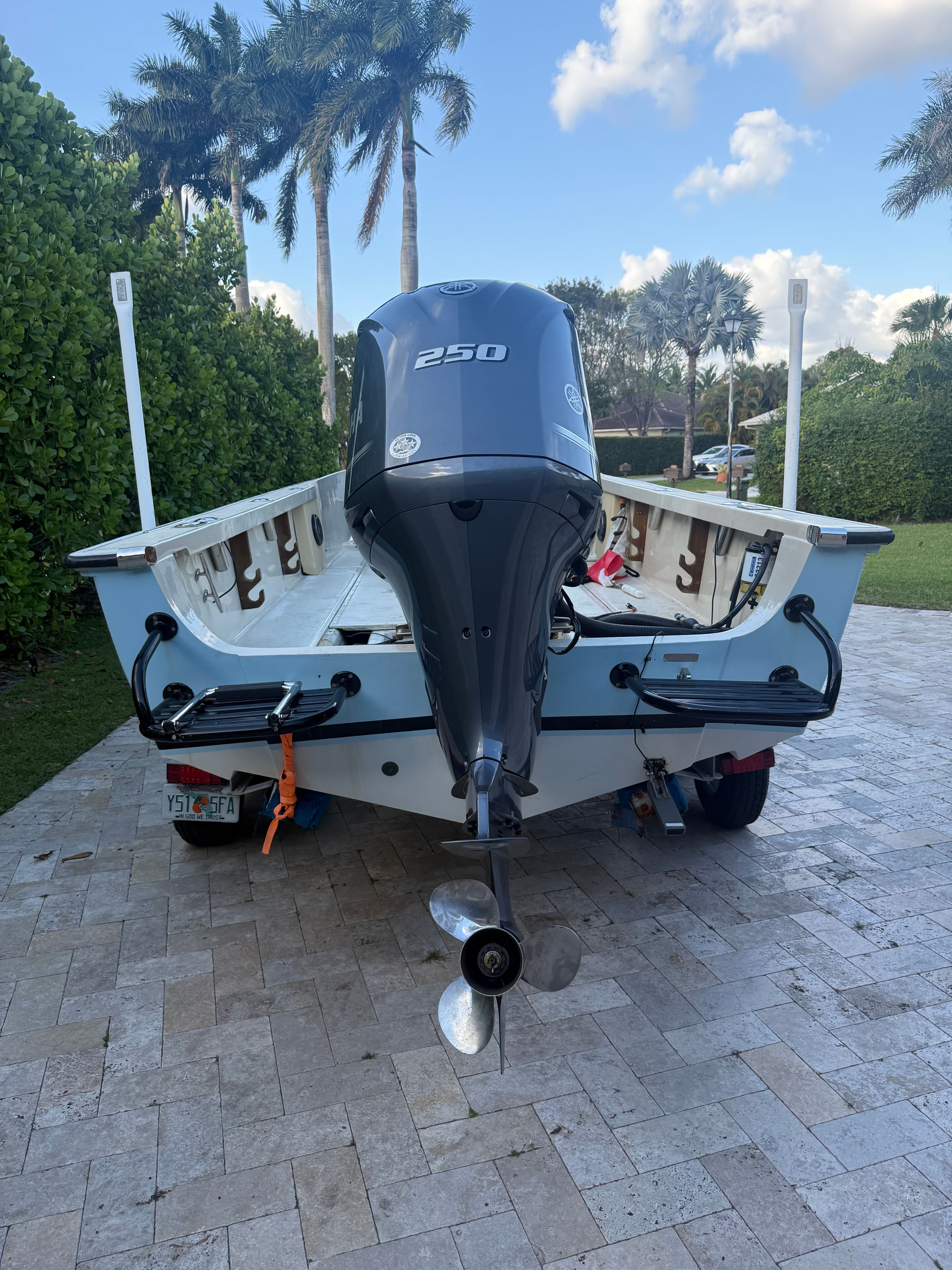 1985 Boston Whaler Outrage - 3