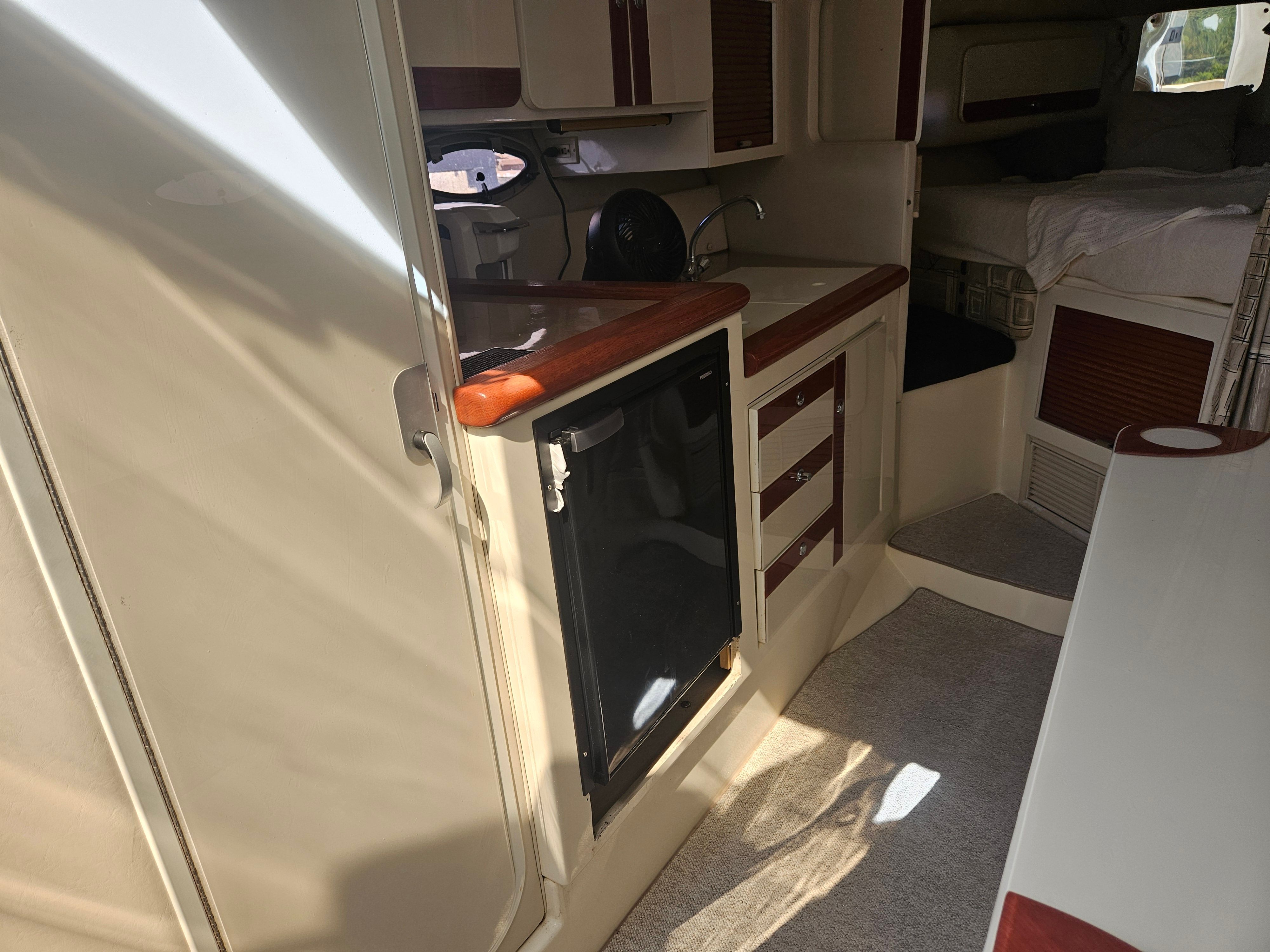 1996 Donzi 3250 LXC - 13