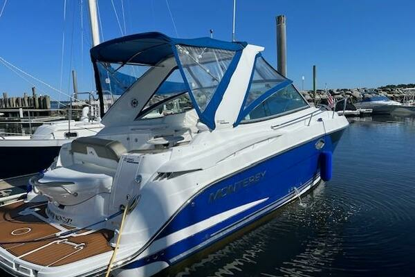 2019 Monterey 295 Sport Yacht