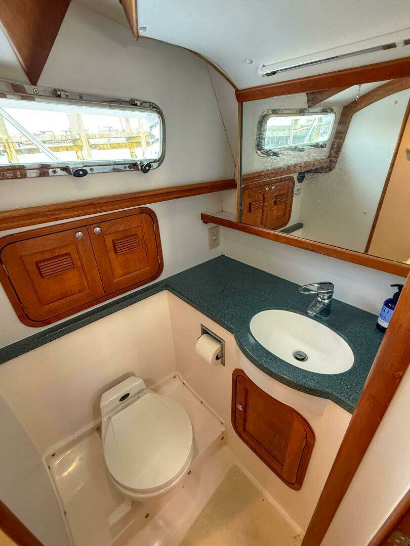 2002 Legacy 34 Express Twin Jet - Image 44