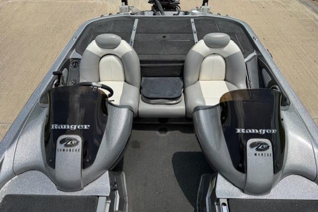 2008 Ranger Z21 Comanche boat interior with dual seats and console.