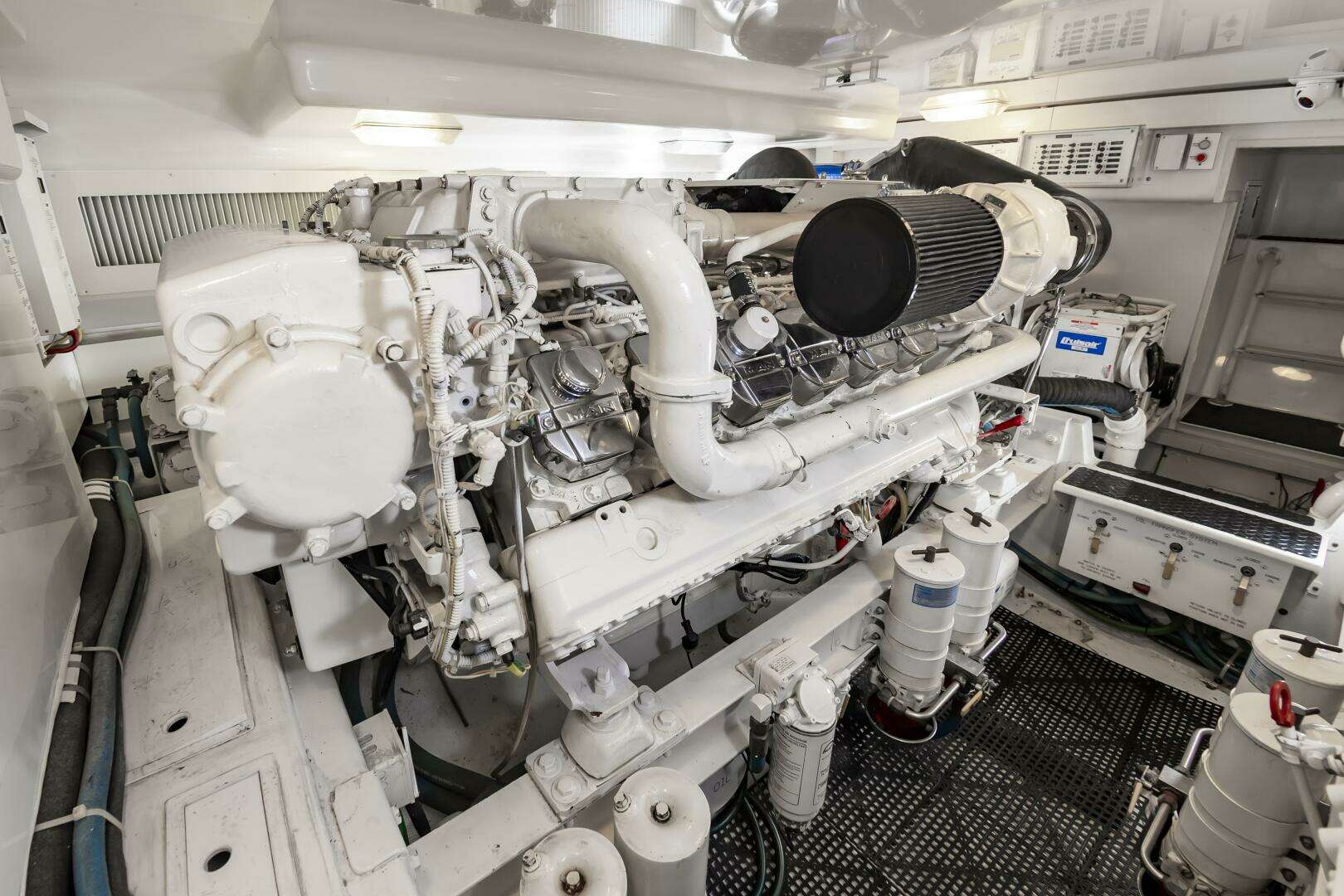 2010 Viking 52 Sport Coupe - Image 45