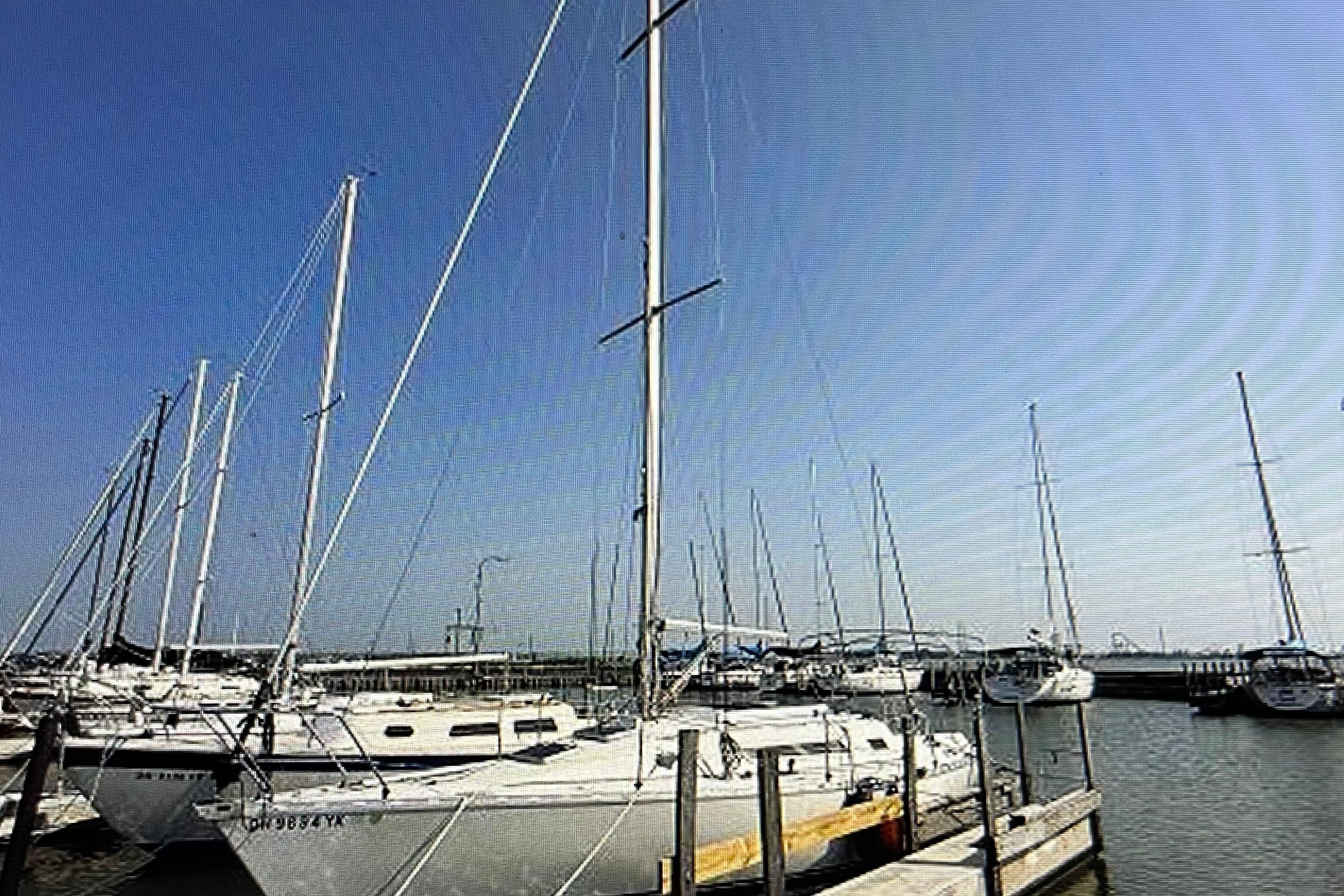 1985 Beneteau First 325