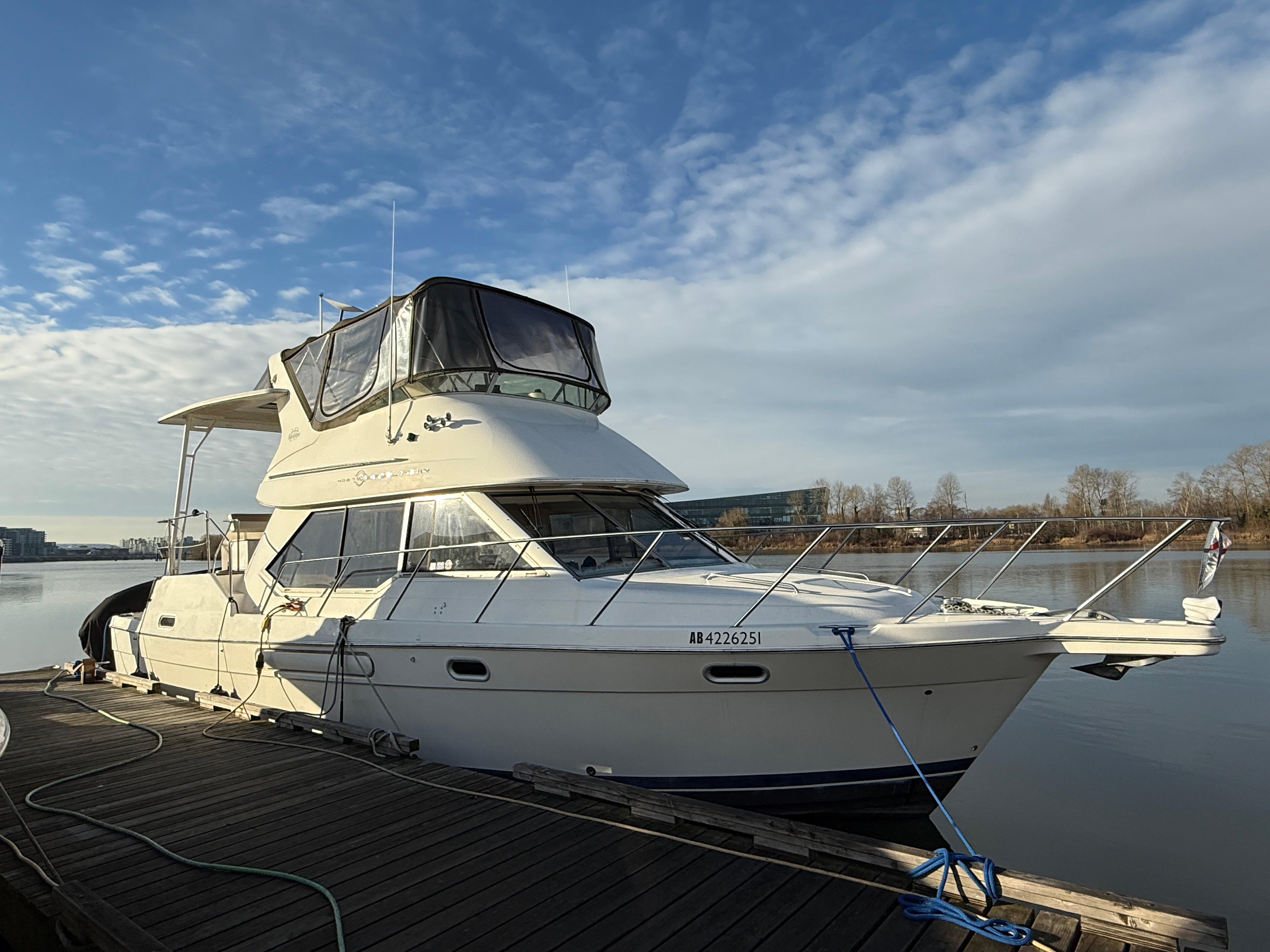 1998 Bayliner 4087 Aft Cabin Motoryacht