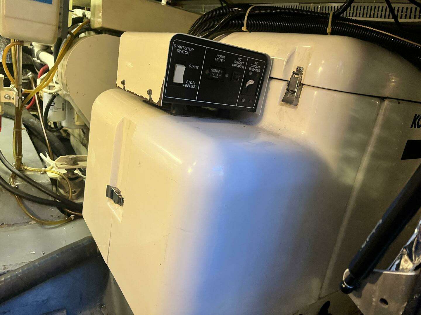 1995 Carver 440 Aft Cabin - Image 76