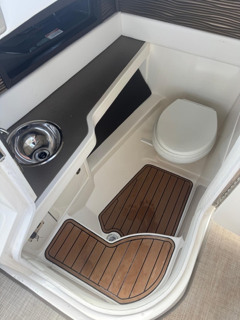 2017 Sea Ray — - Image 12