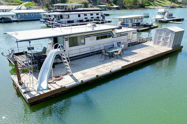 1977 Sumerset 14 x 58 Aluminum Hull Houseboat with Catwalks