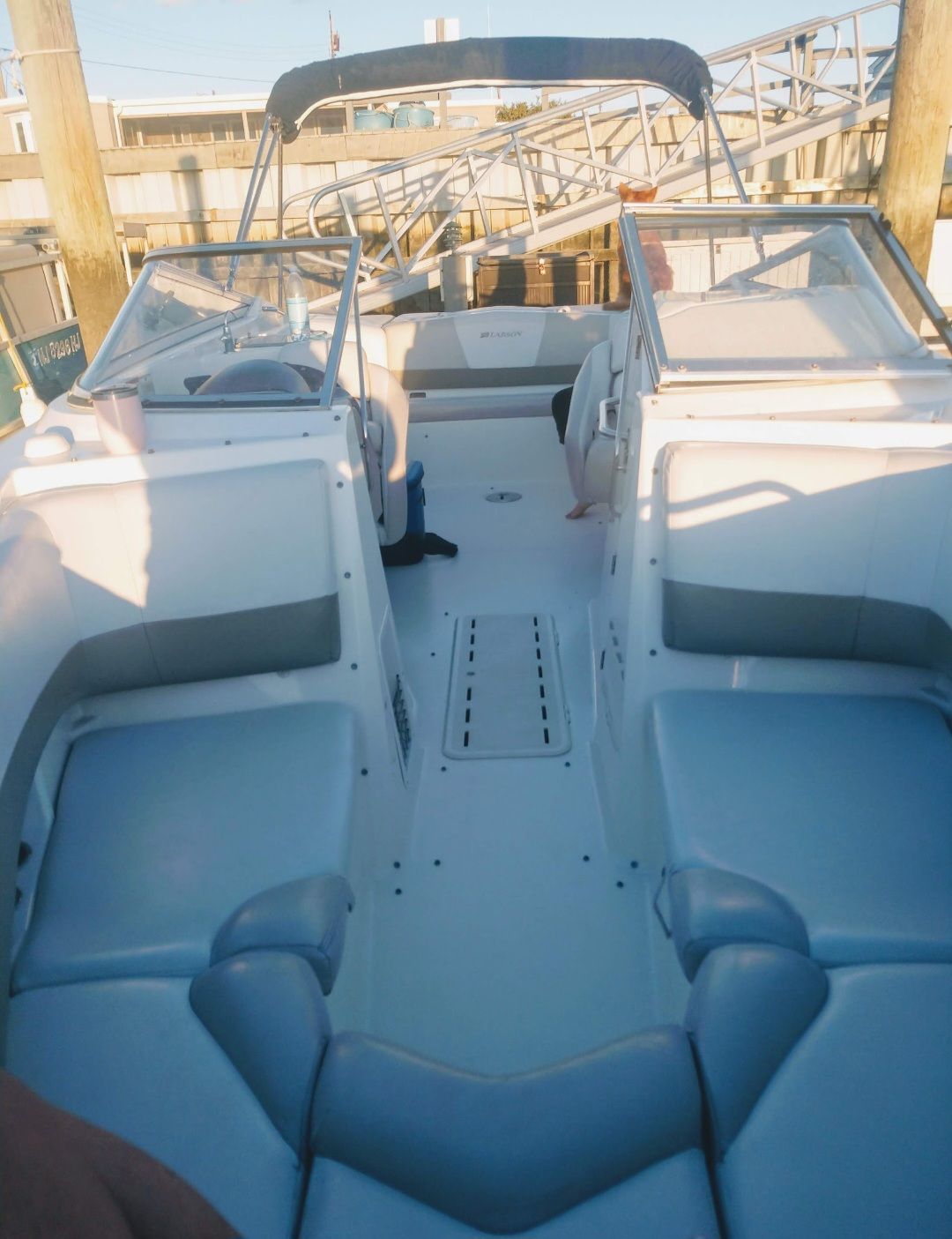 Interior view of a 2007 Larsen LXi 268 boat at dock.