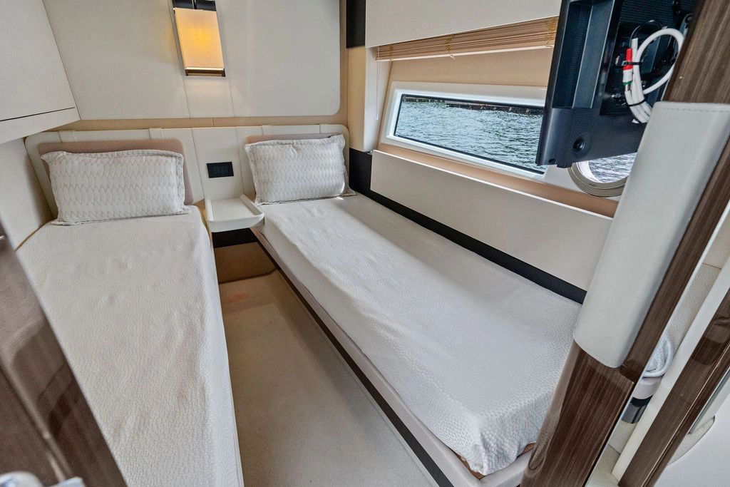 2018 Azimut 77S - 39