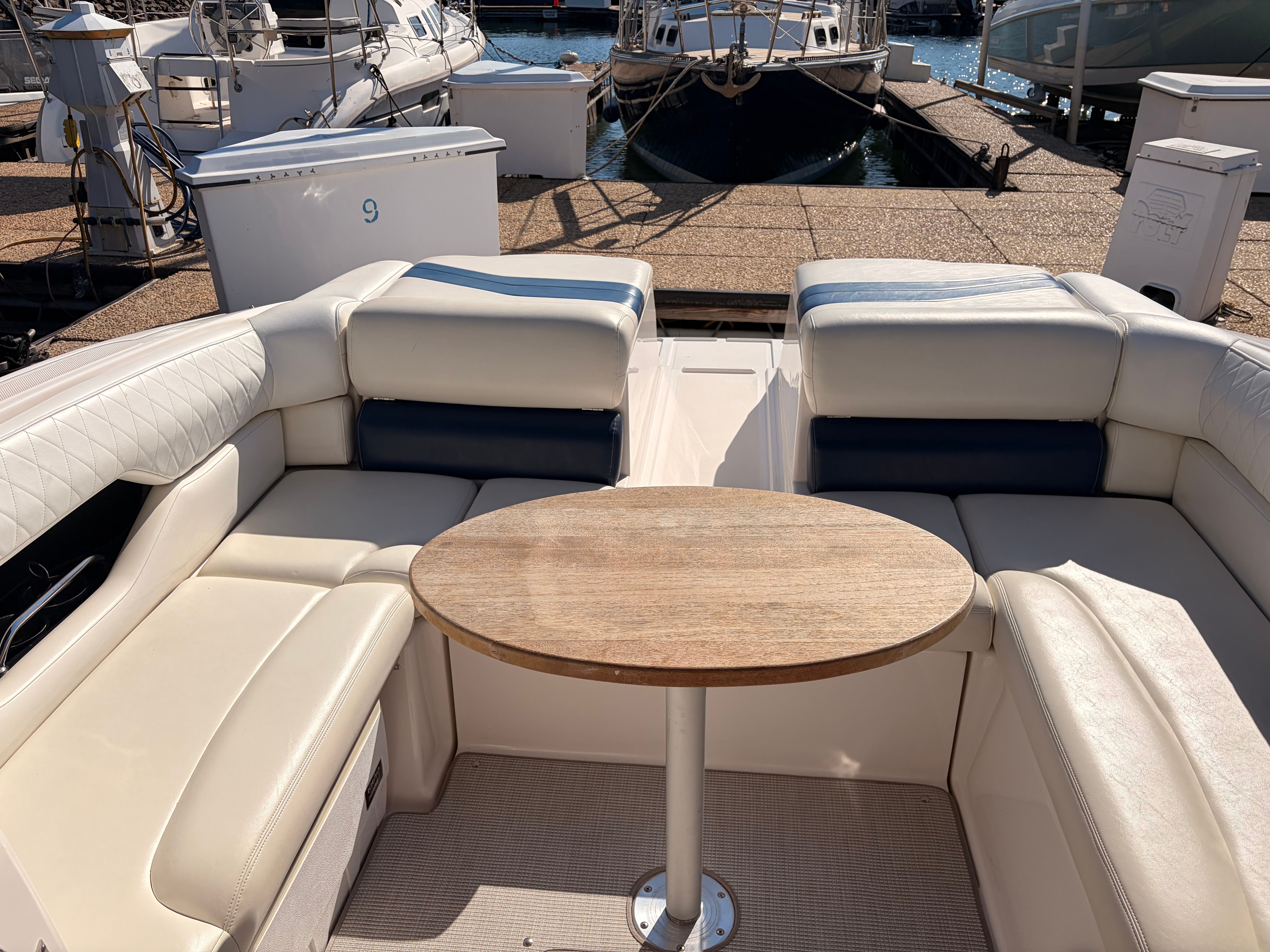 2012 Regal 2750 Cuddy - 10