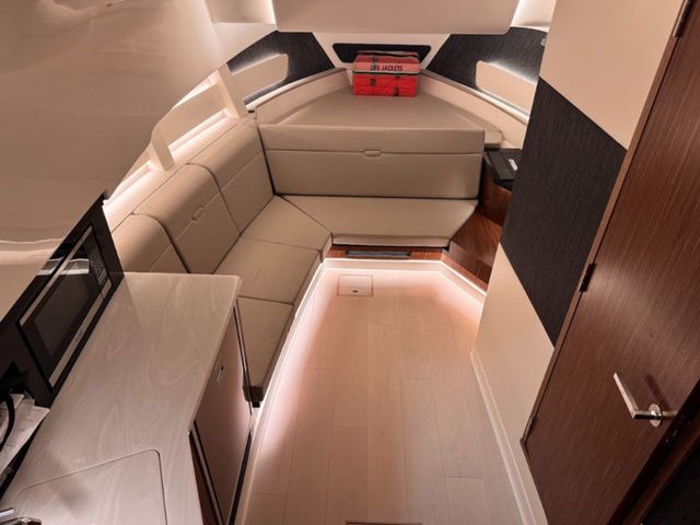 2022 Sea Ray Sundancer 370 - 13