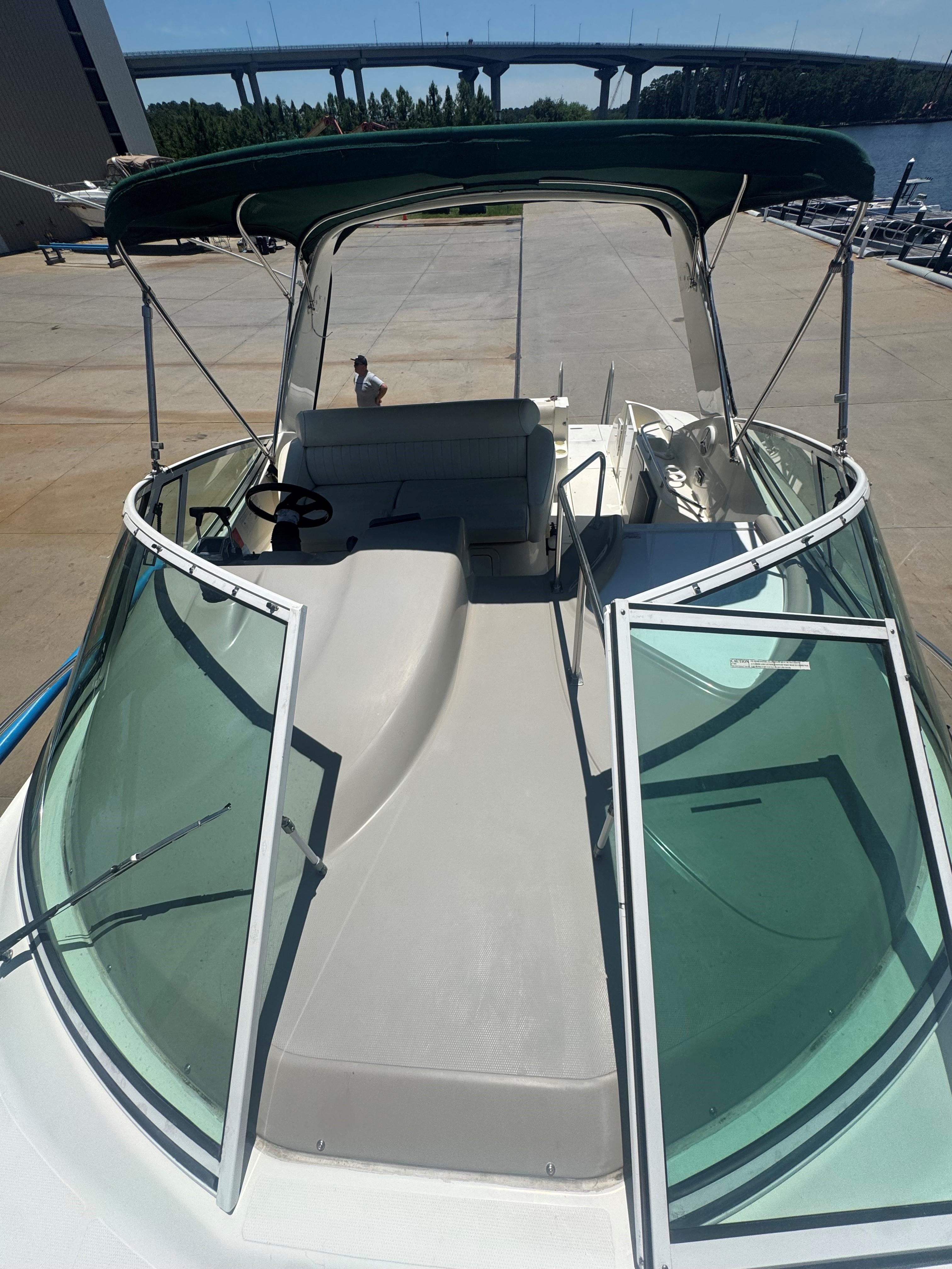 2004 Cruisers Yachts 320 Express - 6