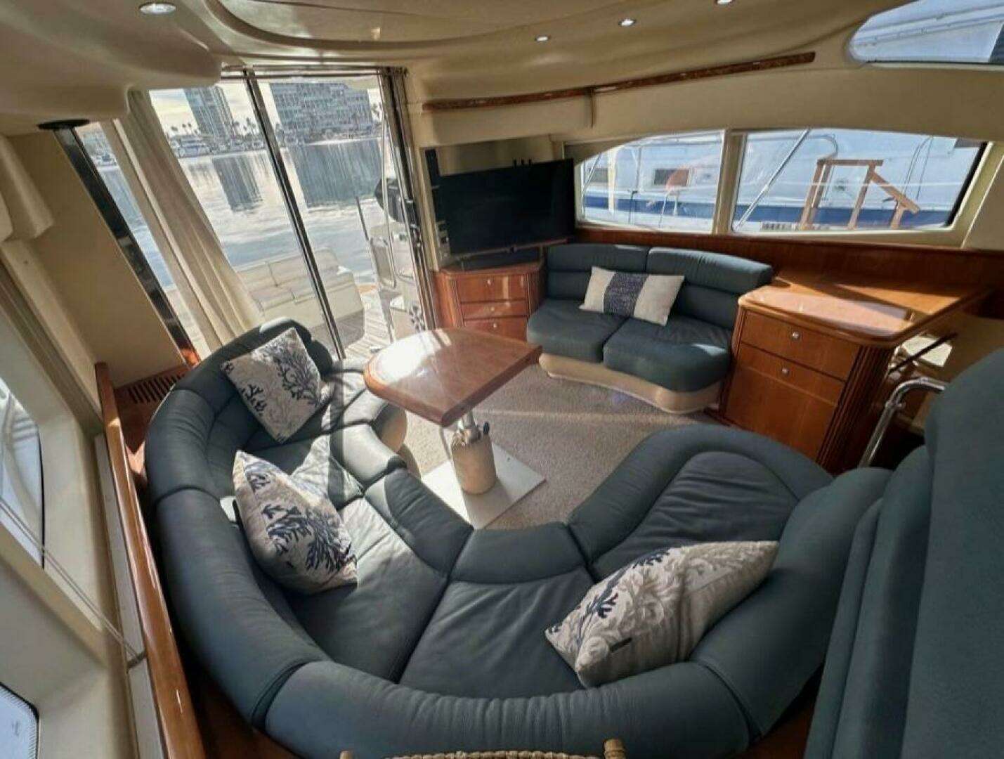2001 Azimut 42 - Image 13