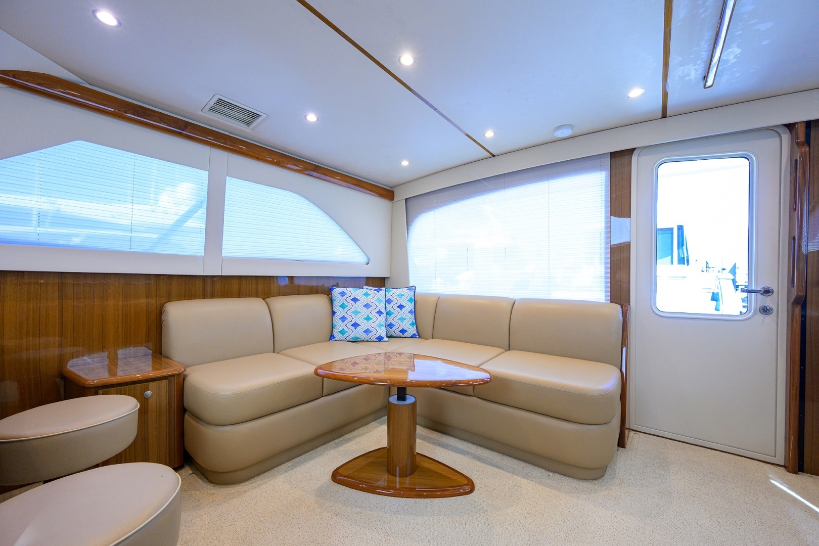 2015 Viking 42 Convertible - Image 4