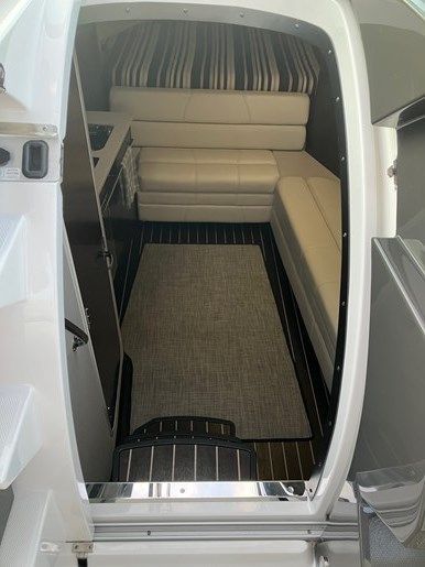 2019 Monterey 335 Sport Yacht - 6