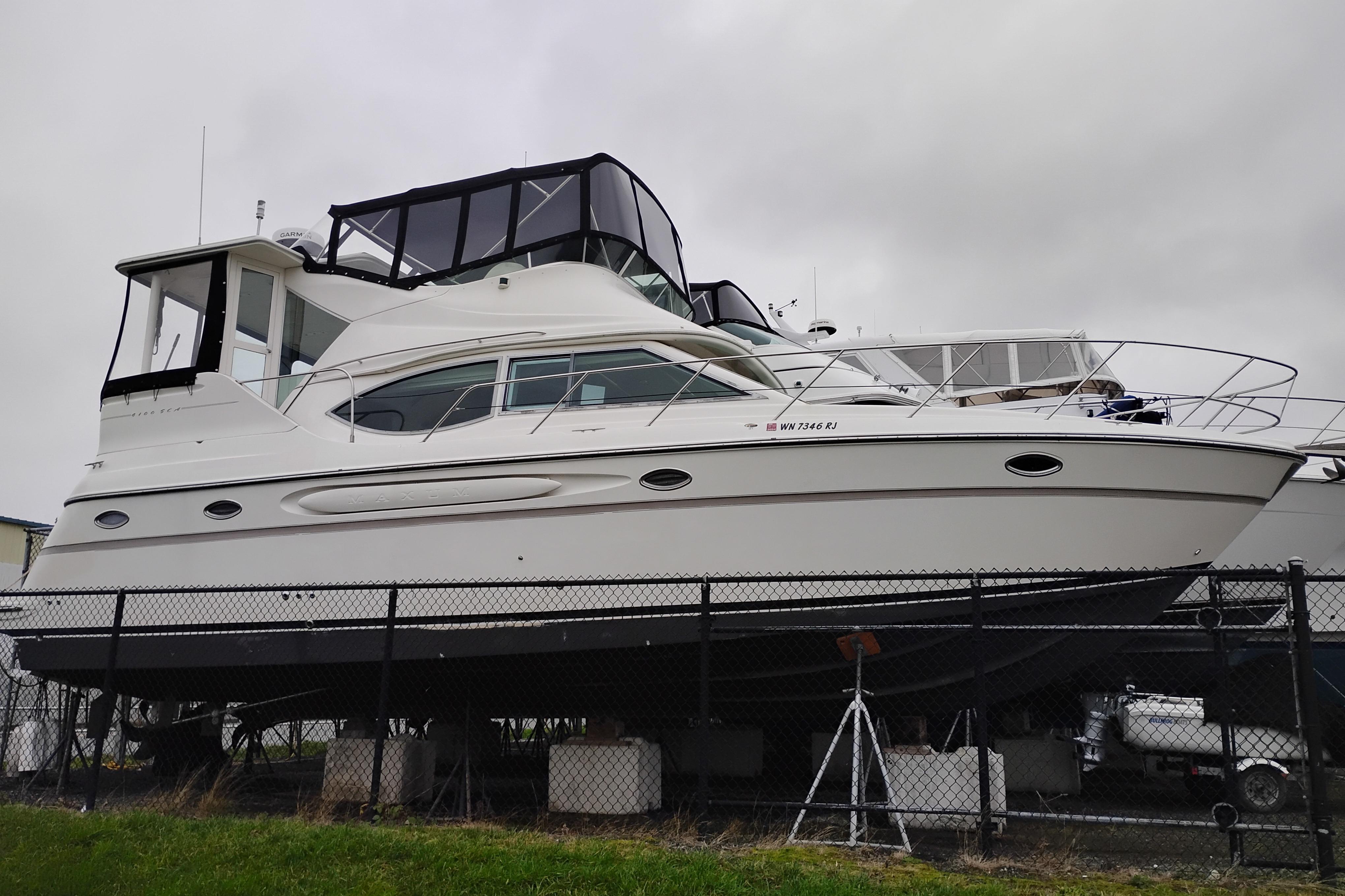 2001 Maxum 4100 SCA