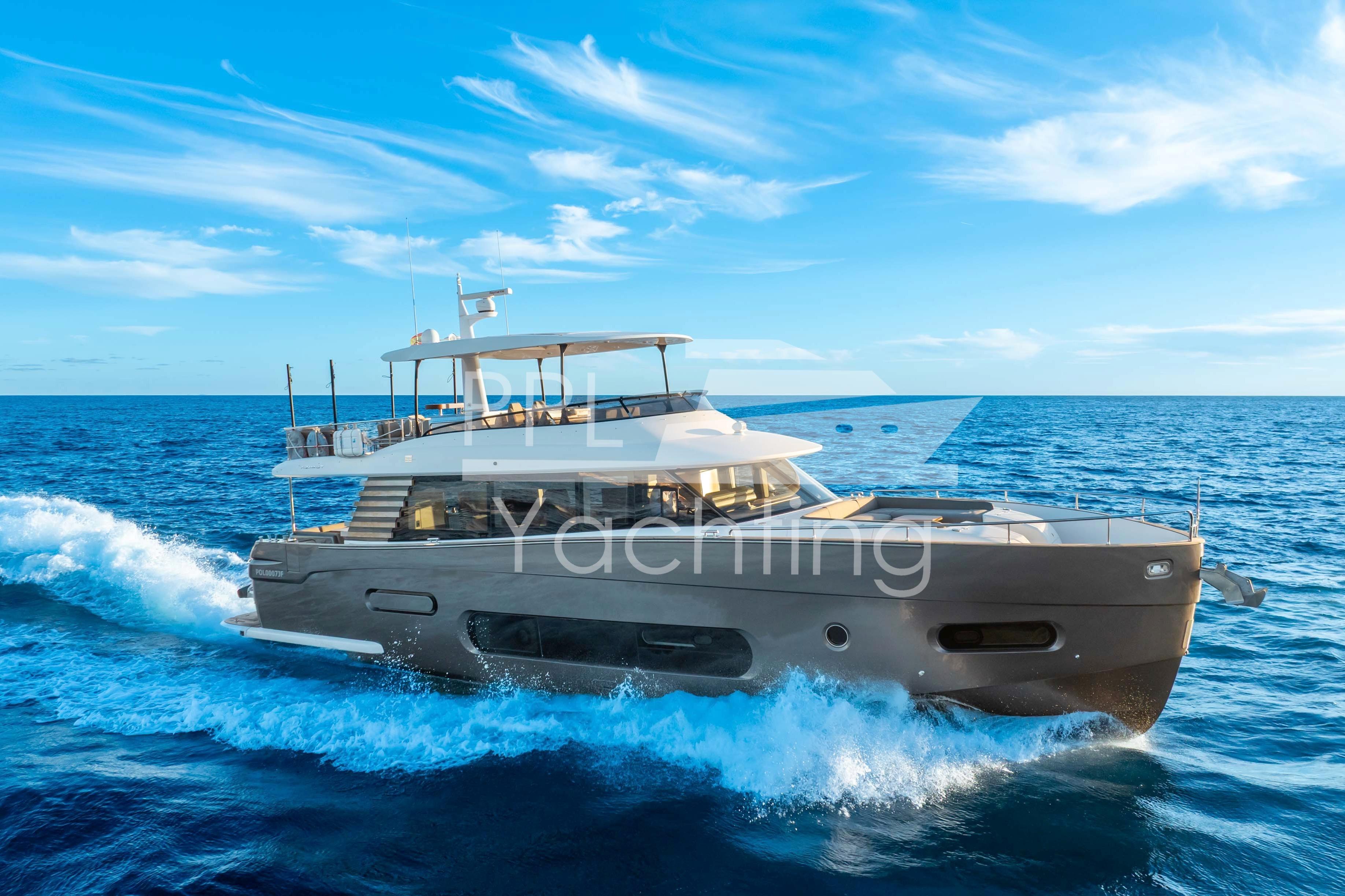 2022 Azimut Magellano 66