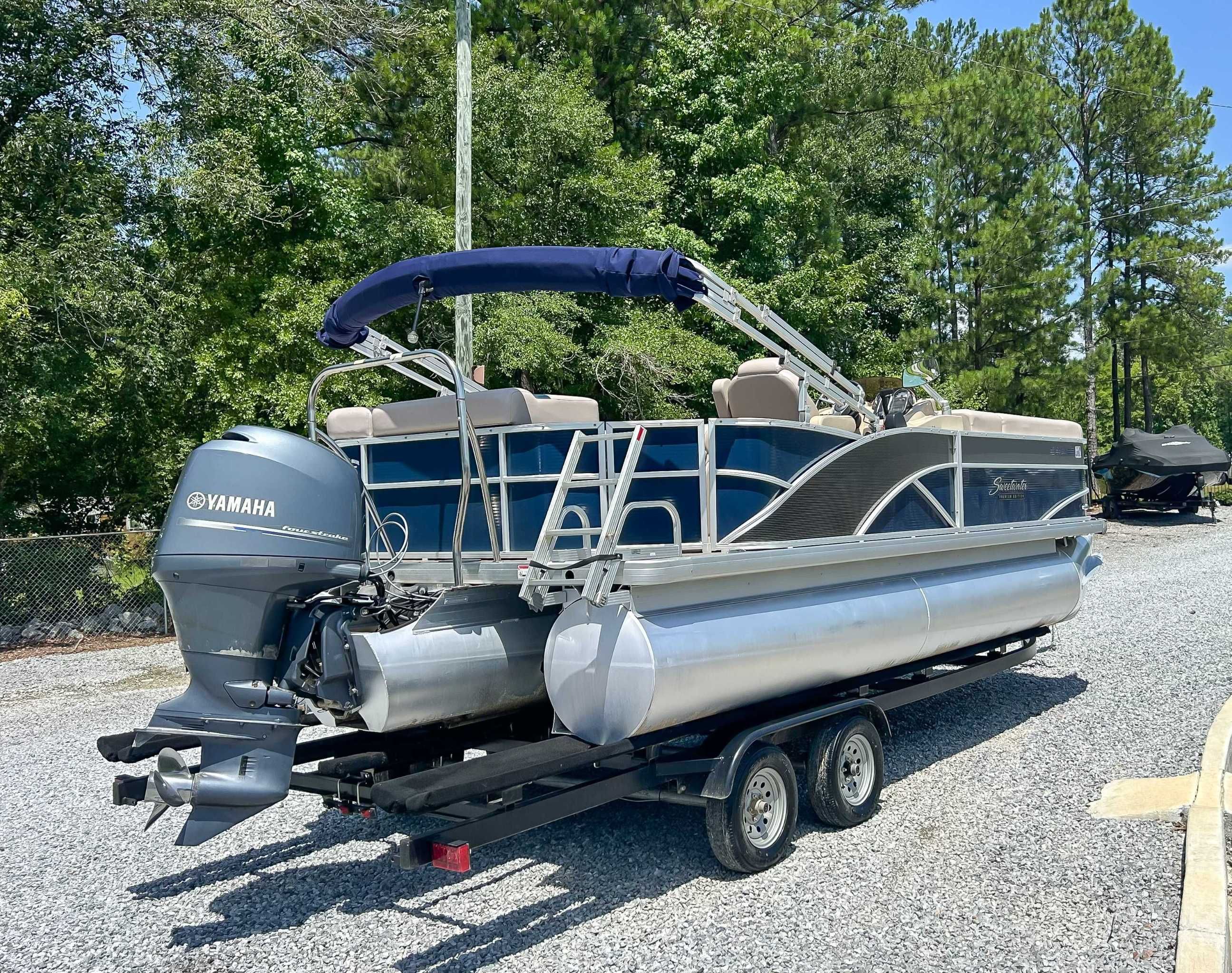 2014 Sweetwater 200 Premium Edition pontoon boat with Yamaha engine.
