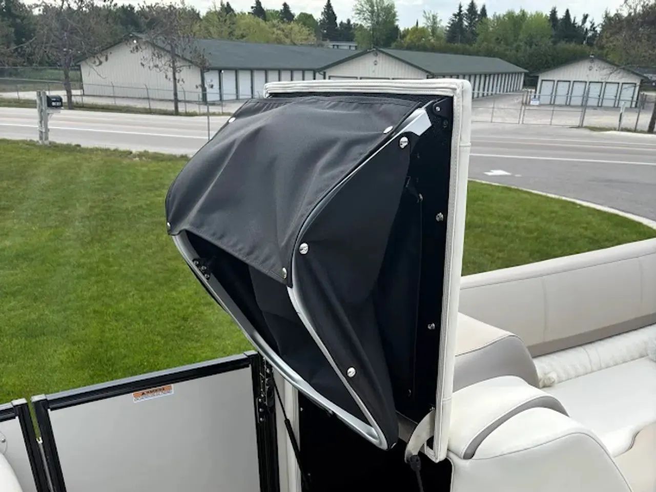 2025 Avalon Catalina Platinum Versatile Rear Lounger 2585 - 12