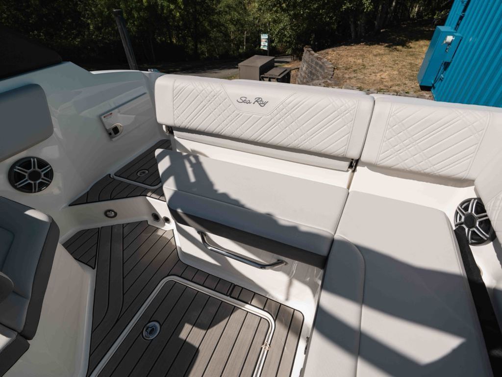 2026 Sea Ray SDX 230 - 15