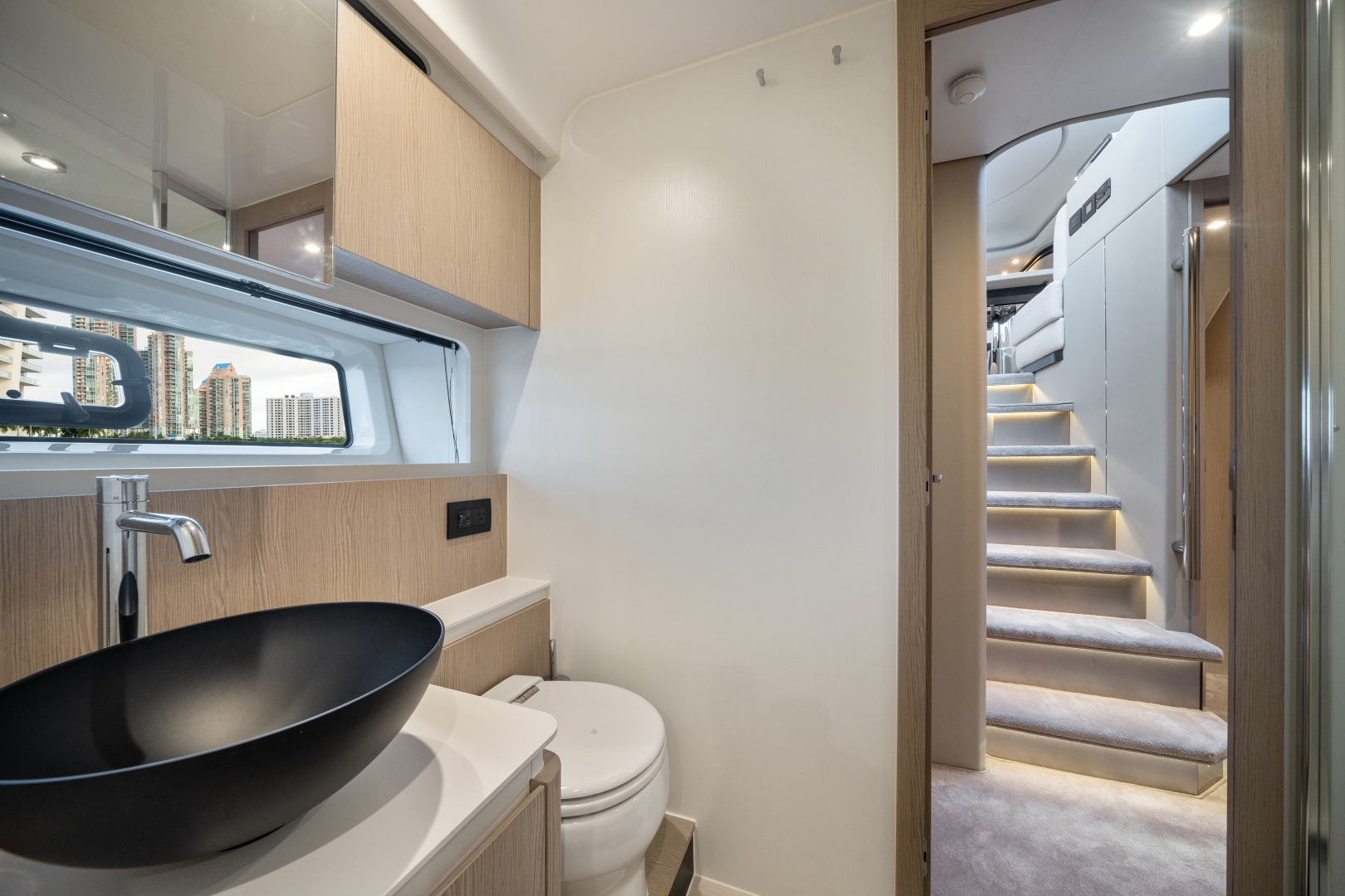 2023 Azimut 53 FLY - Image 11