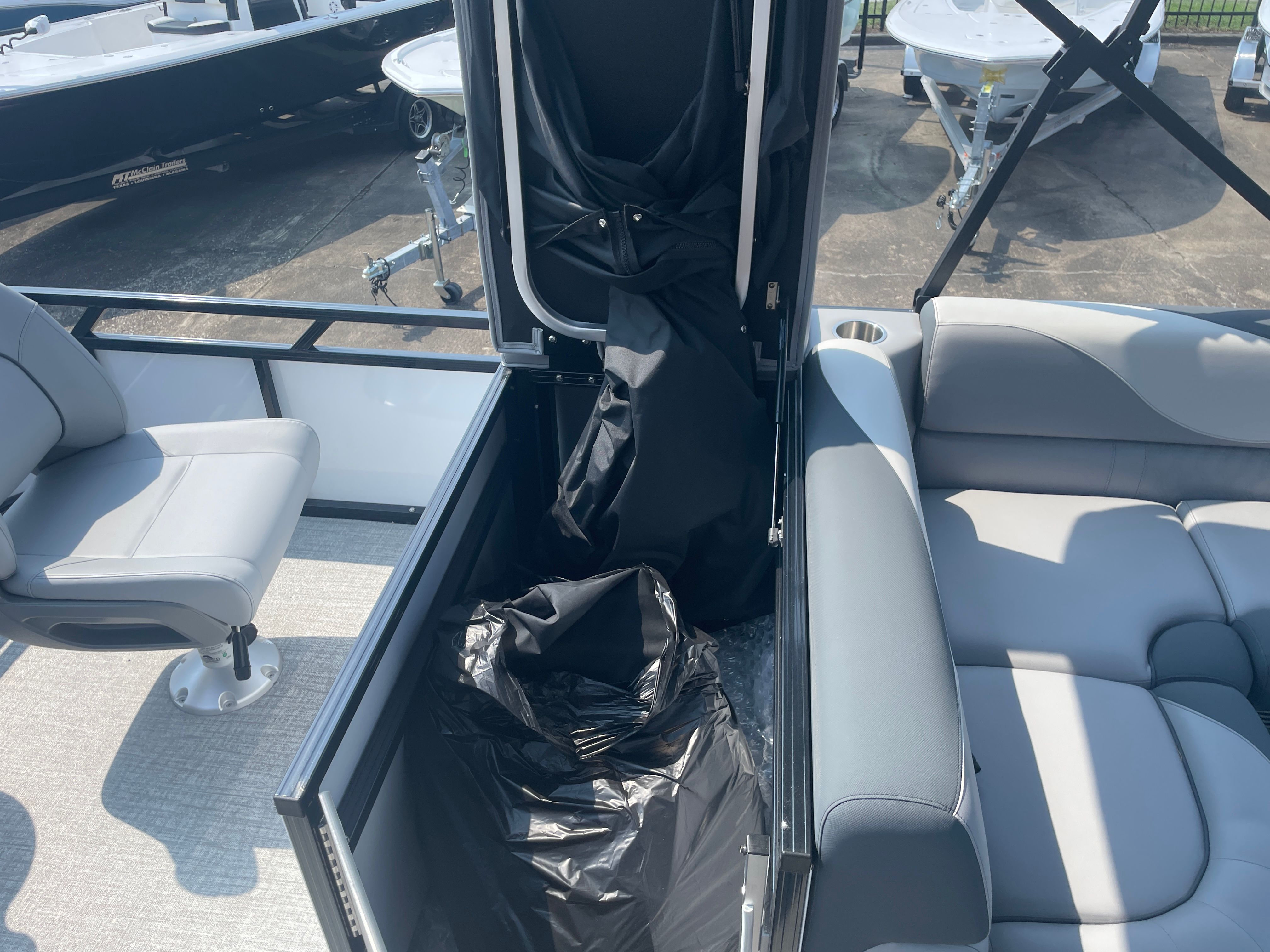 2025 Avalon Venture 85 Quad Fish - 23' - 25