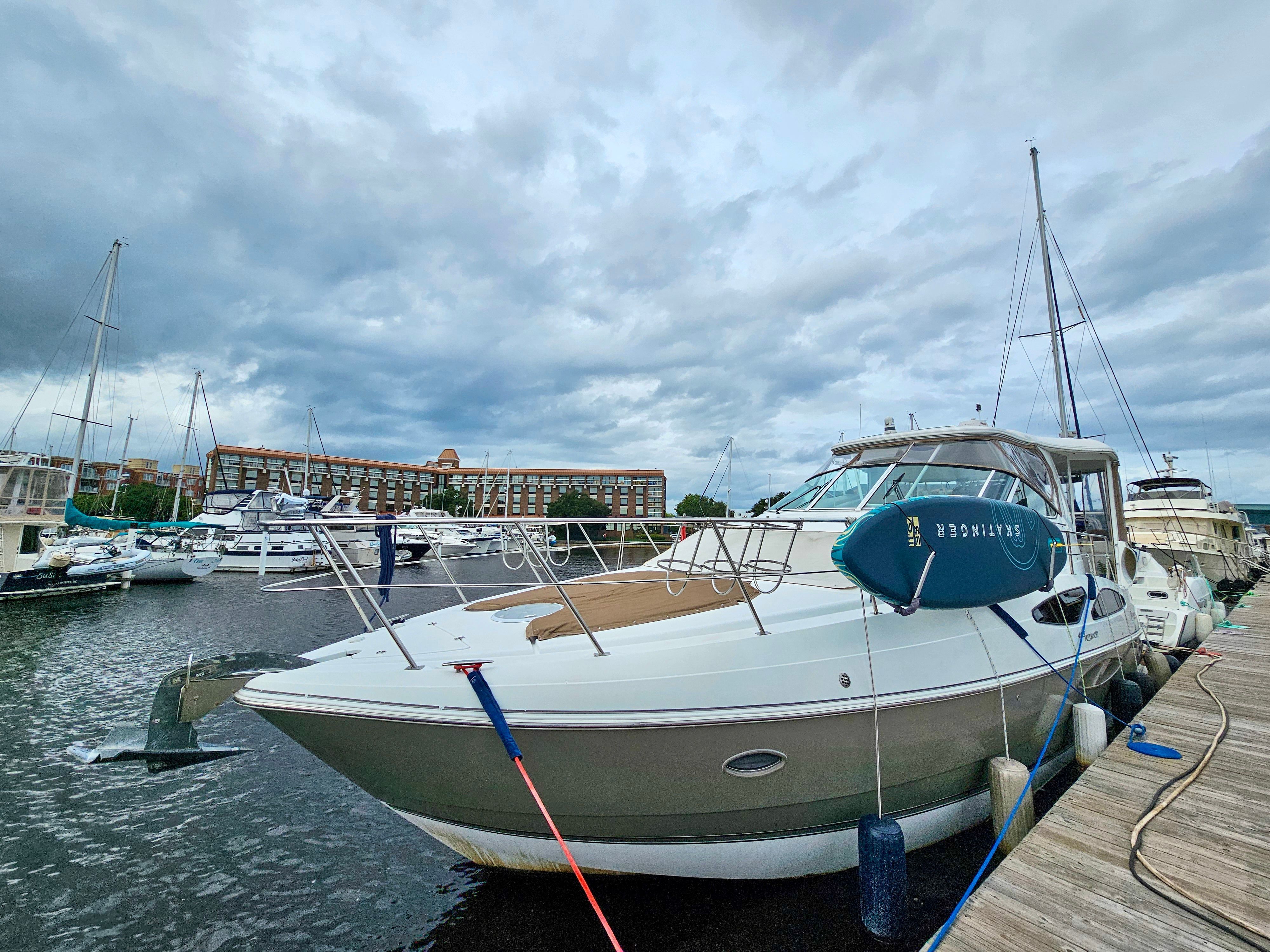 2008 Cruisers Yachts 455 Express Motoryacht - 2