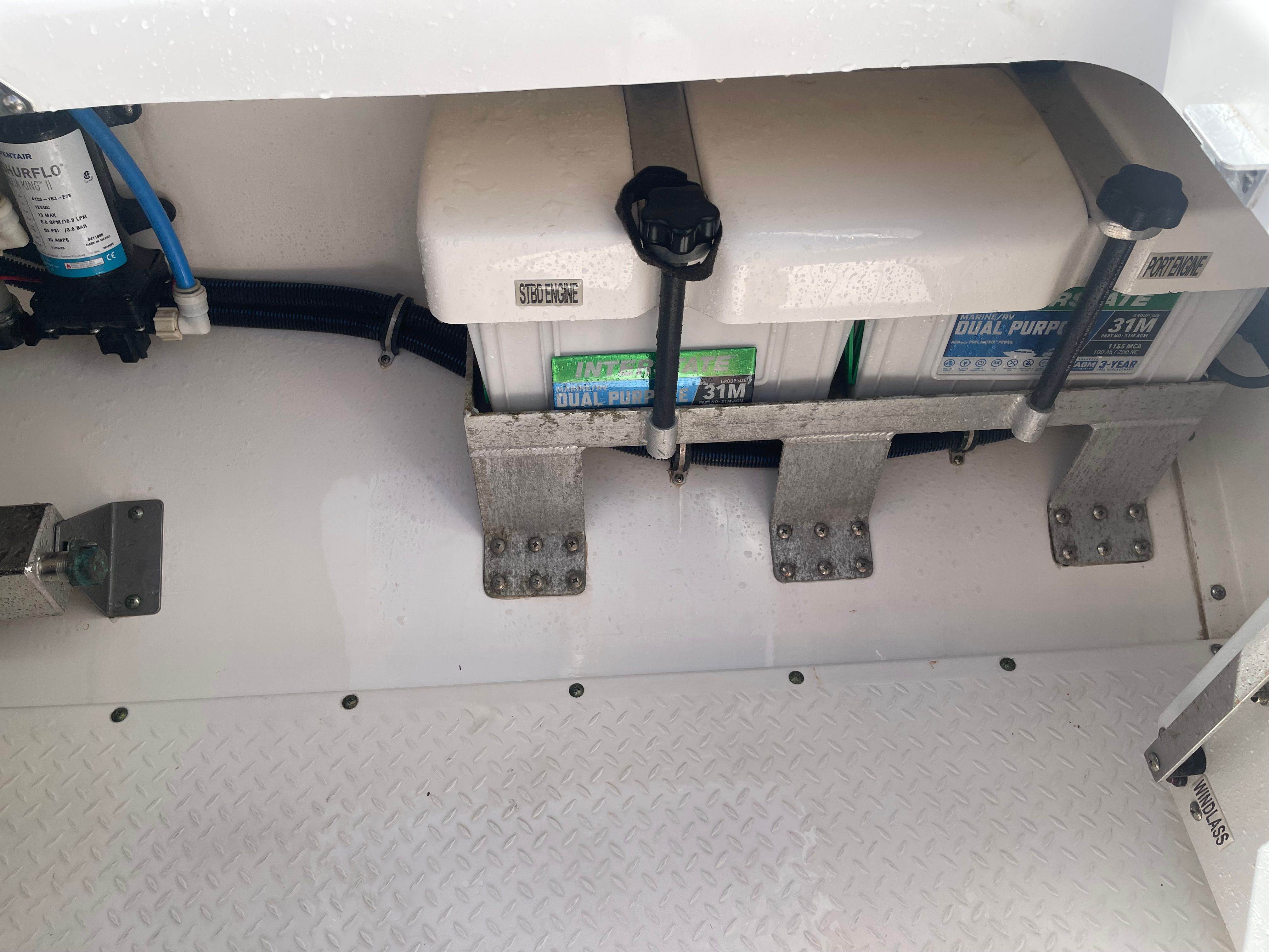 2017 Everglades 325 Center Console - 56