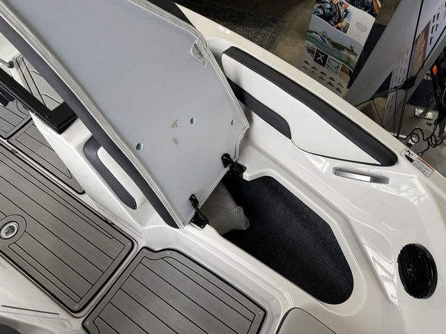 2026 Yamaha Boats 195S - 23