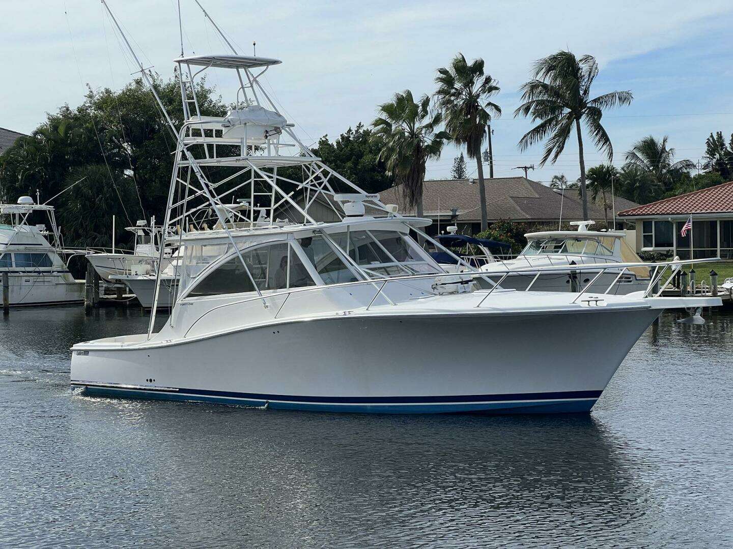 2007 Luhrs 41 Hardtop Express - Image 3