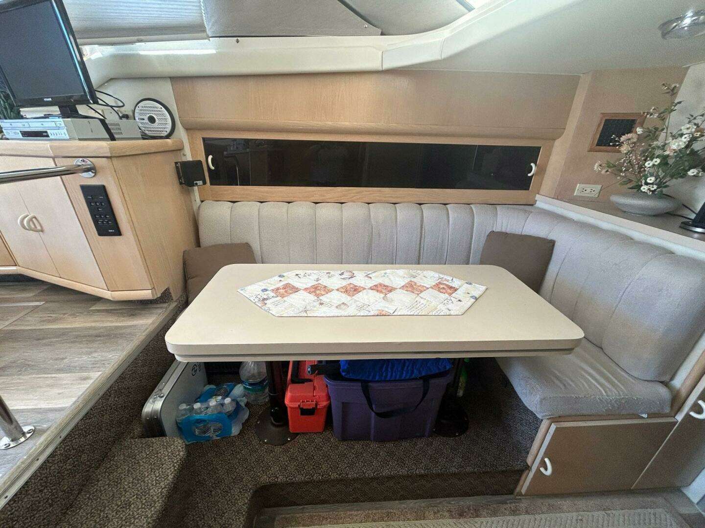 1990 Silverton 34 Convertible - Image 26