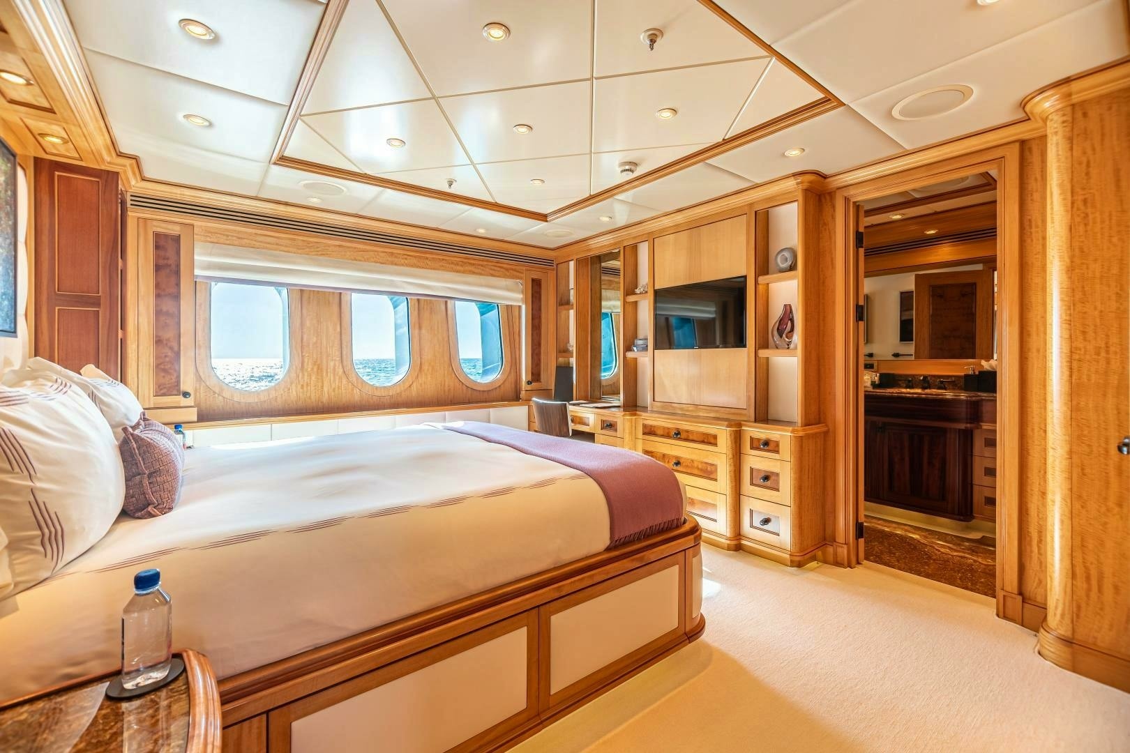 2009 Trinity Yachts Custom - Image 16