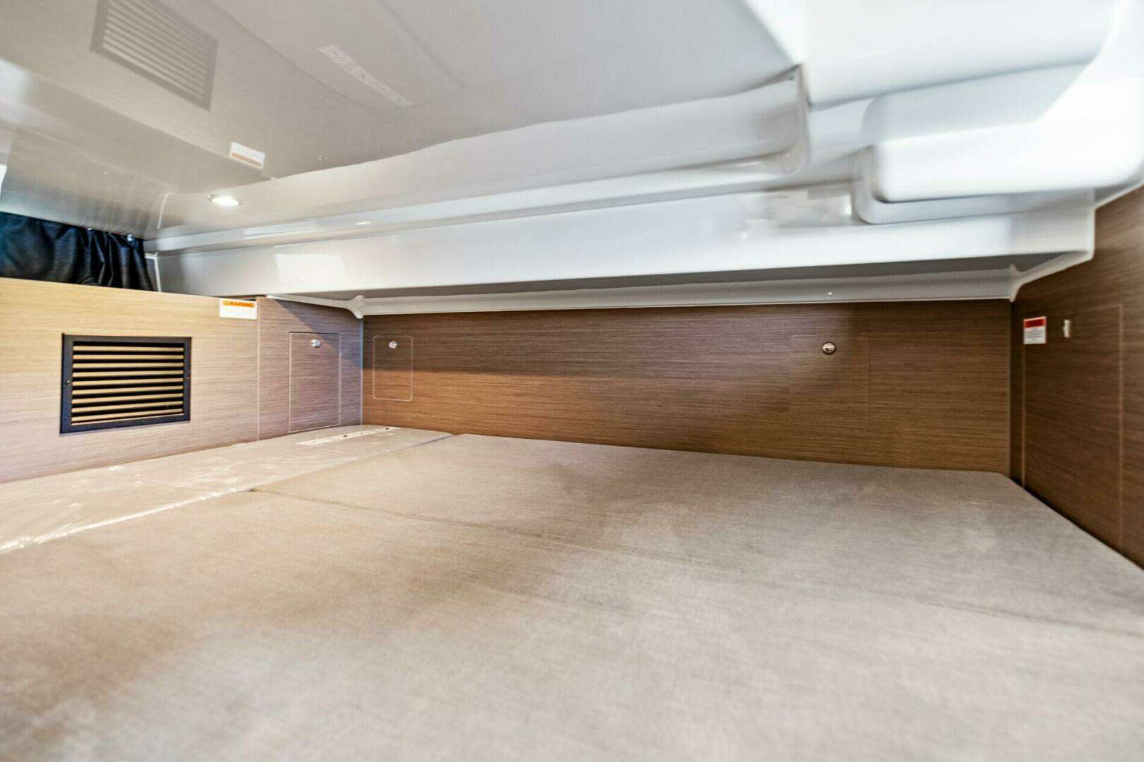 2026 Beneteau Flyer 9 SUNdeck - Image 14