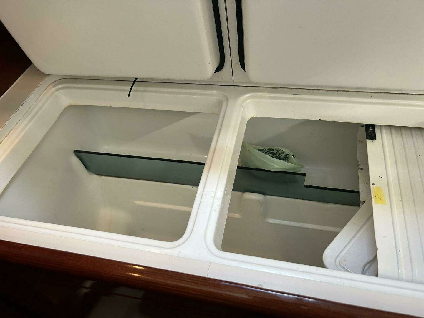 2003 Beneteau 42cc - Image 42